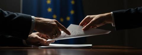 EU Cosy handshake