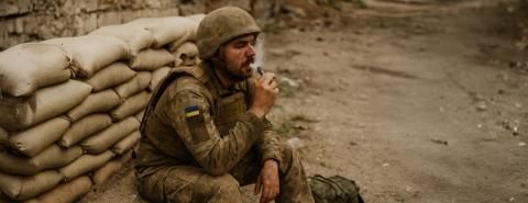 Ukraine Soldier Vaping