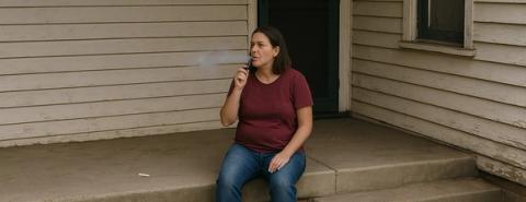 Lady Vaping to quit smoking