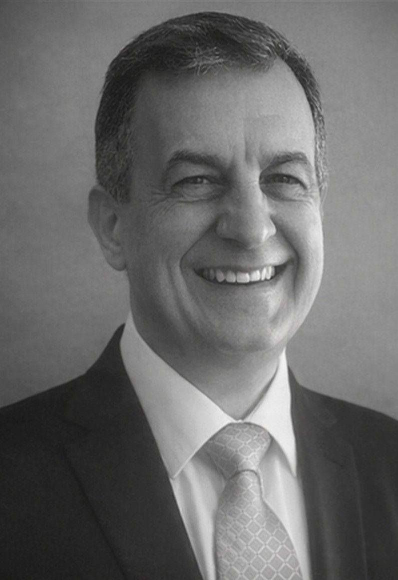 Black and white portrait photo of Stes Stengos