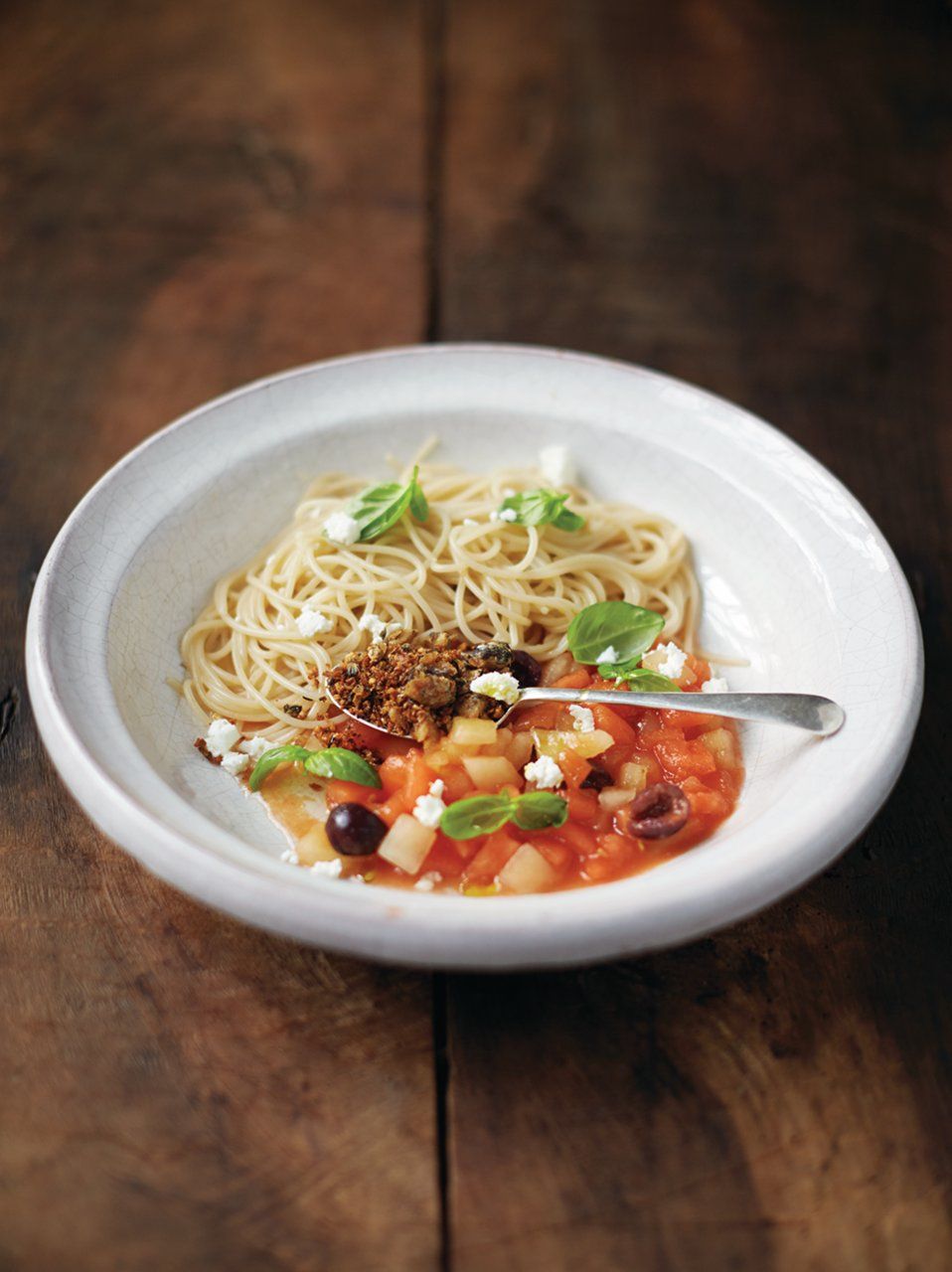 Tomato & olive spaghetti