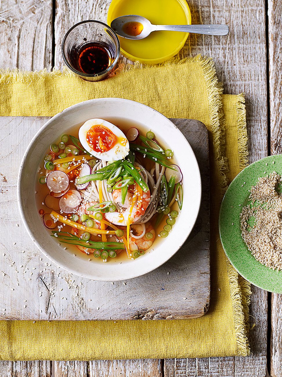 Clear noodle soup with prawns