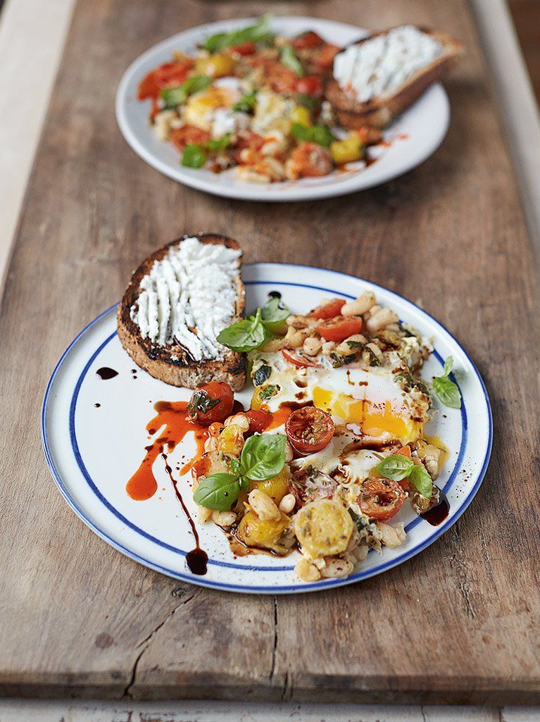 Baked eggs in popped beans Egg recipes