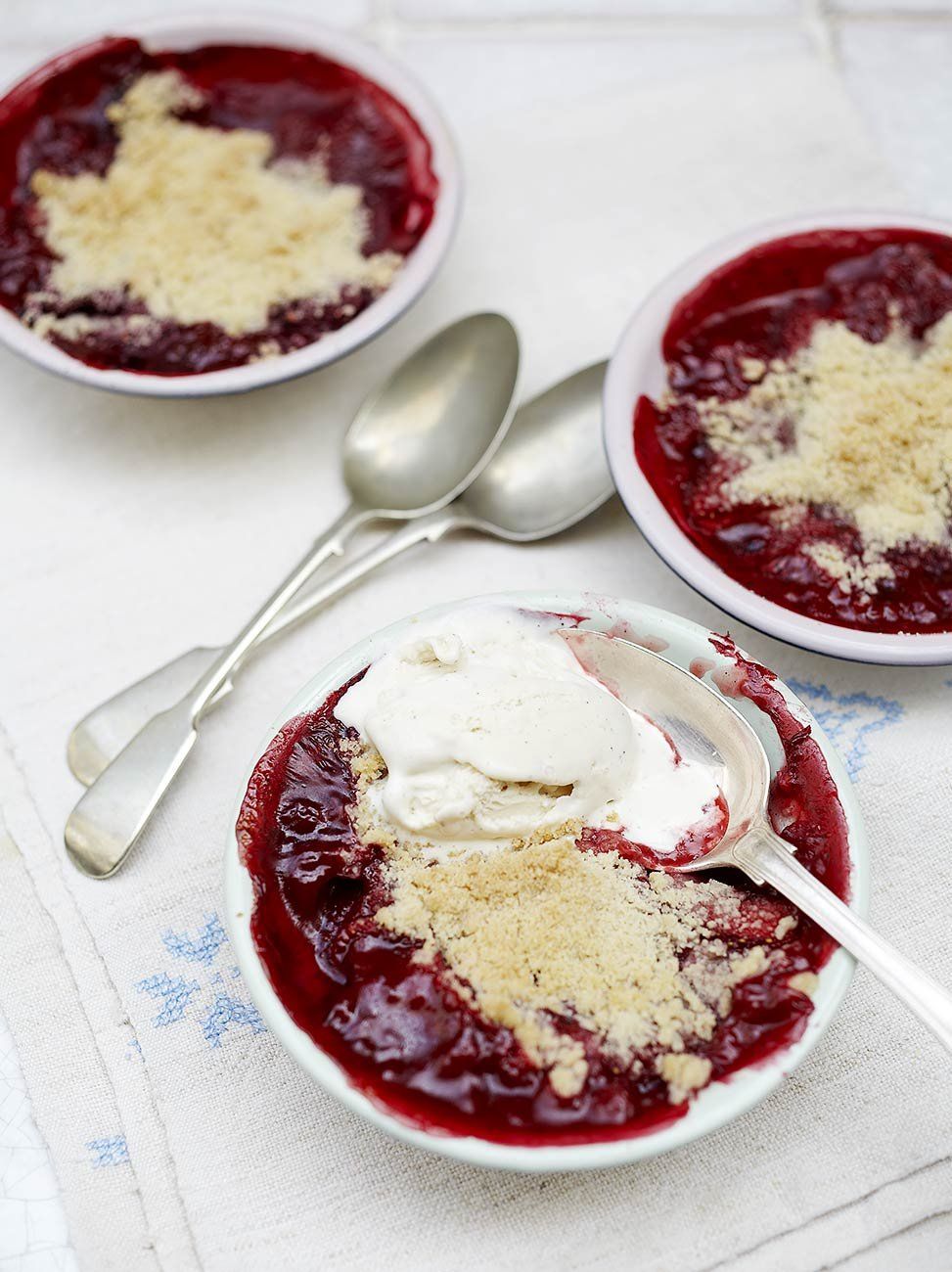 Gluten-free strawberry and raspberry crumble | Fruit recipes | Jamie magazine