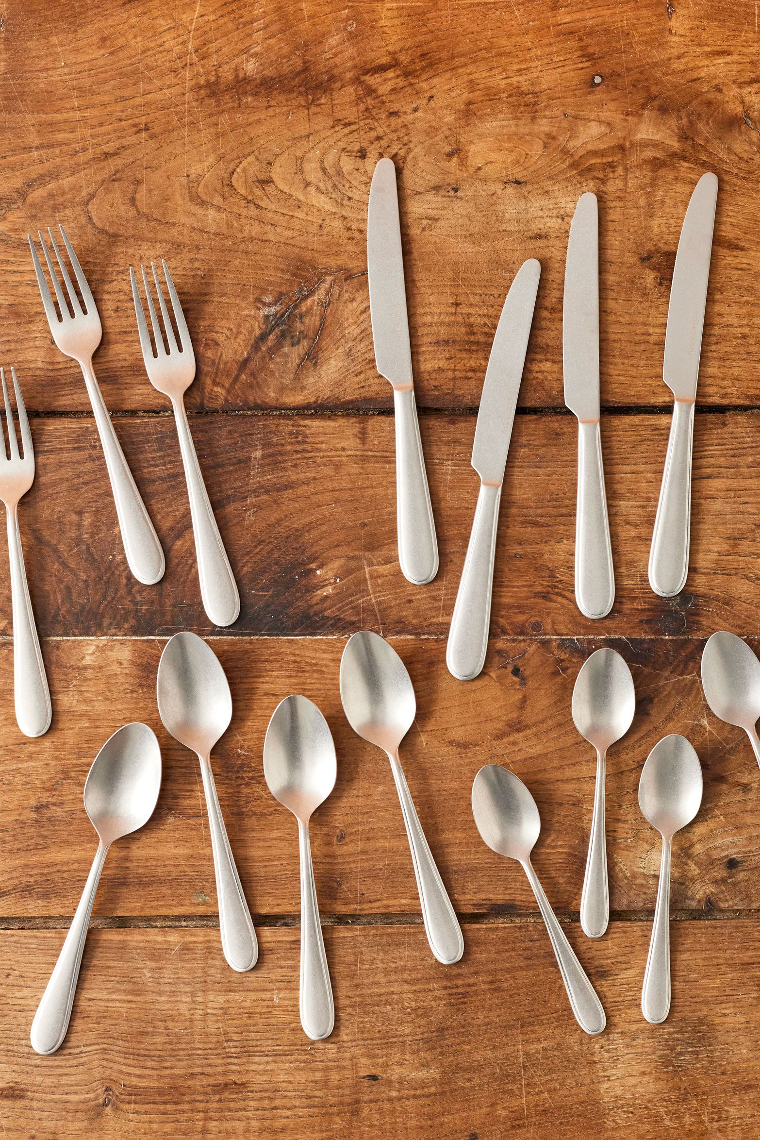 16-Piece Stainless Steel Cutlery Set | Antique-Style Serveware