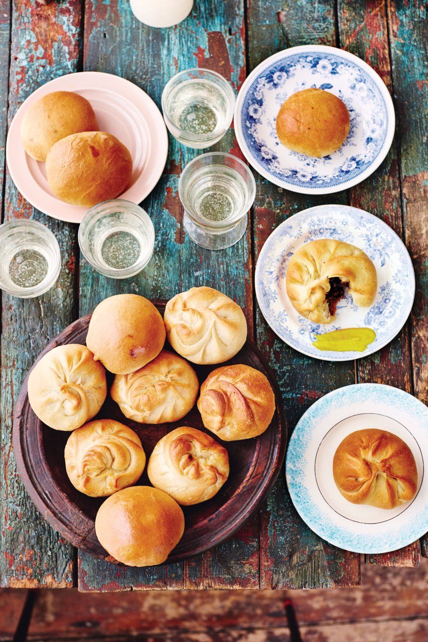 Ragù-stuffed buns