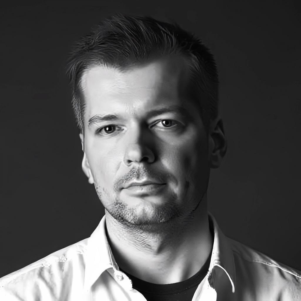 Porträt von Martin Alker in Schwarz-Weiß