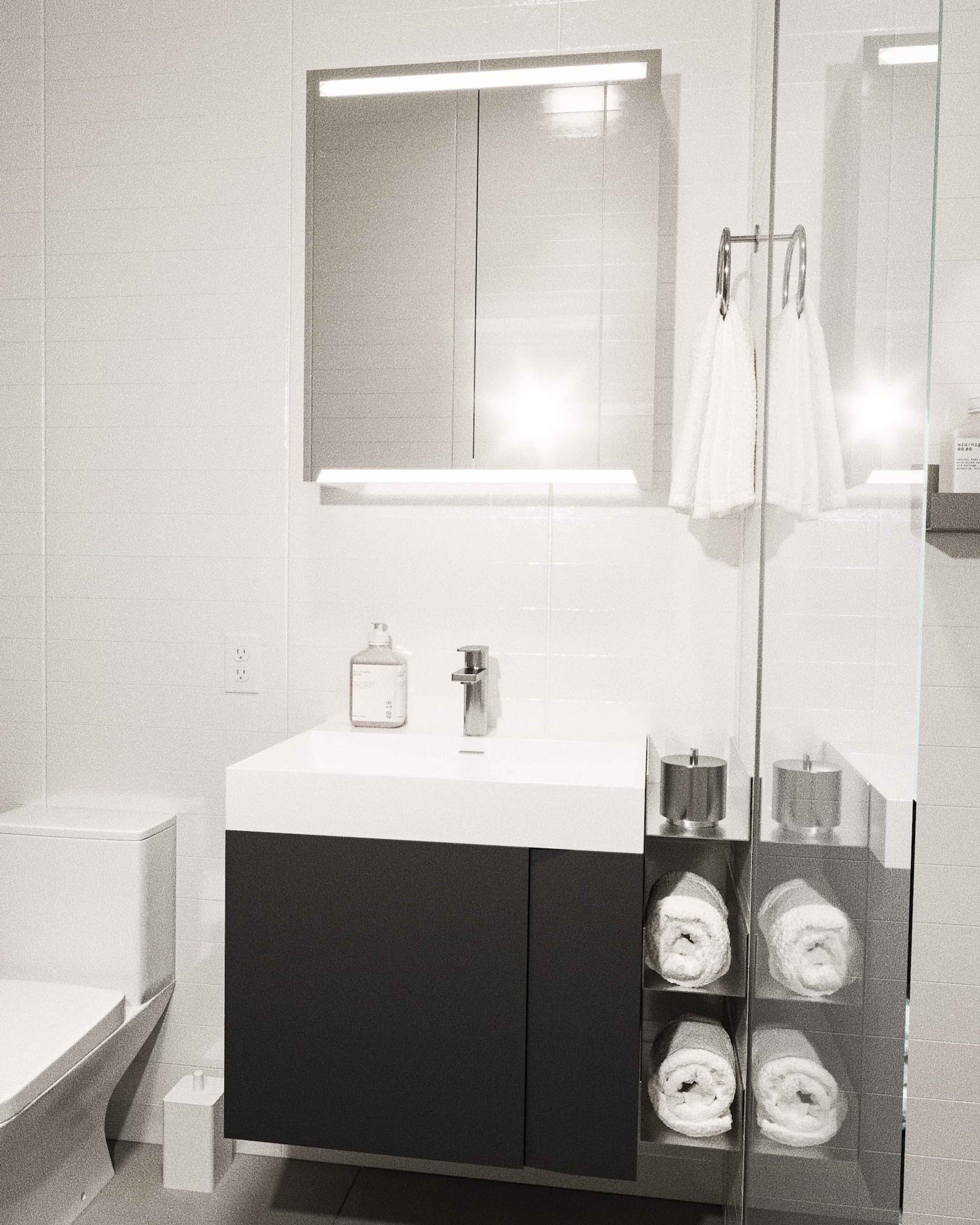 Bathroom Sink Luxury Apartment Chinatown | Home0001