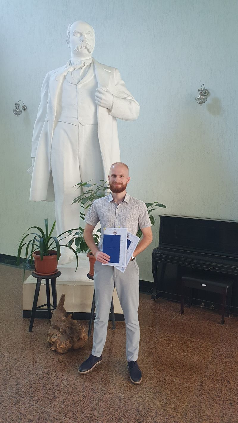 Антон Хмелевський