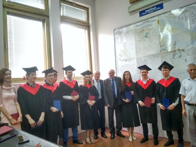 Вручення дипломів
