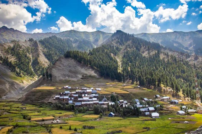 Kashmir SIM card for tourists planning mobile connectivity during trips to remote mountain villages.