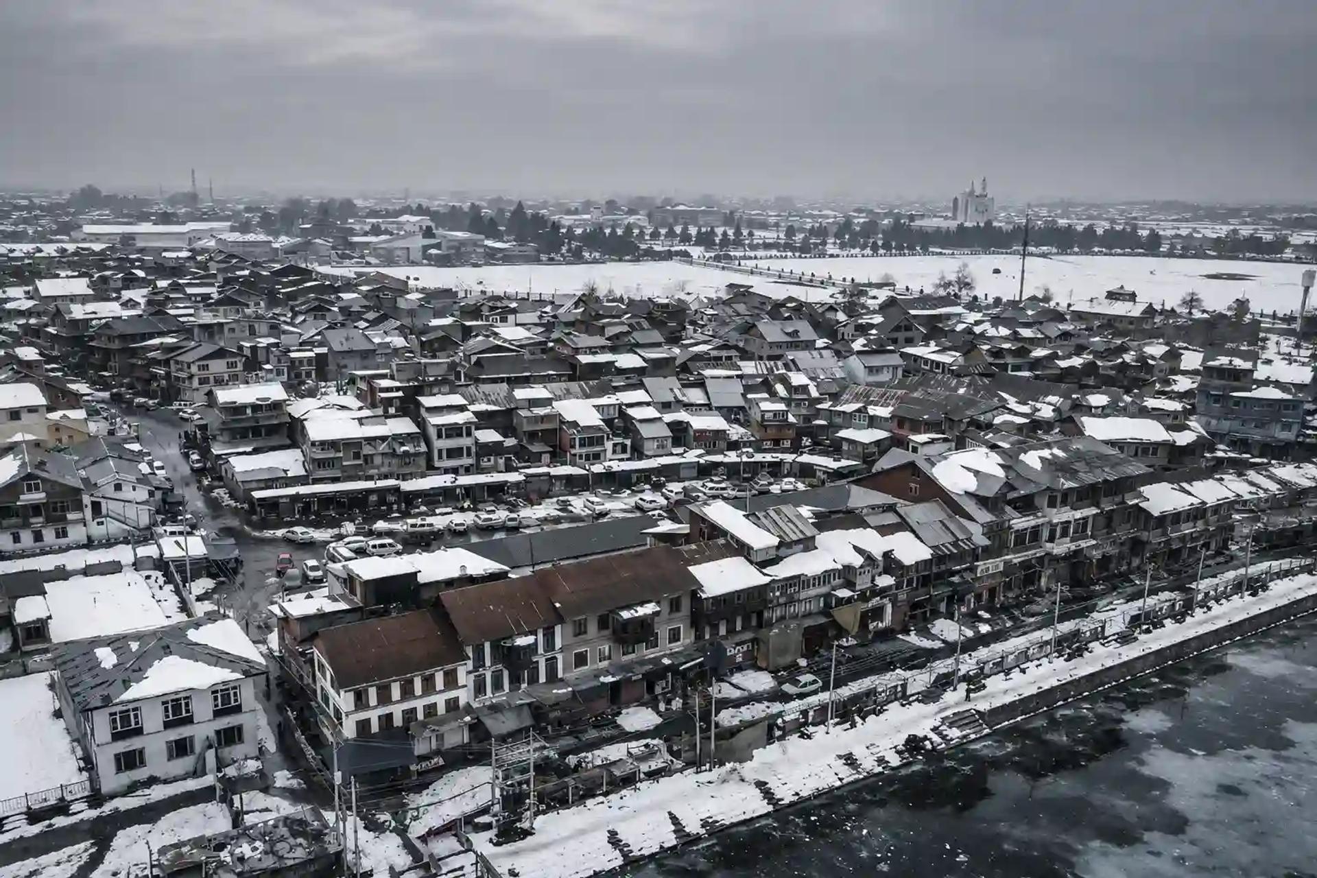 Kashmir Winter Food and Culture: Harissa, Kangri, and Pheran