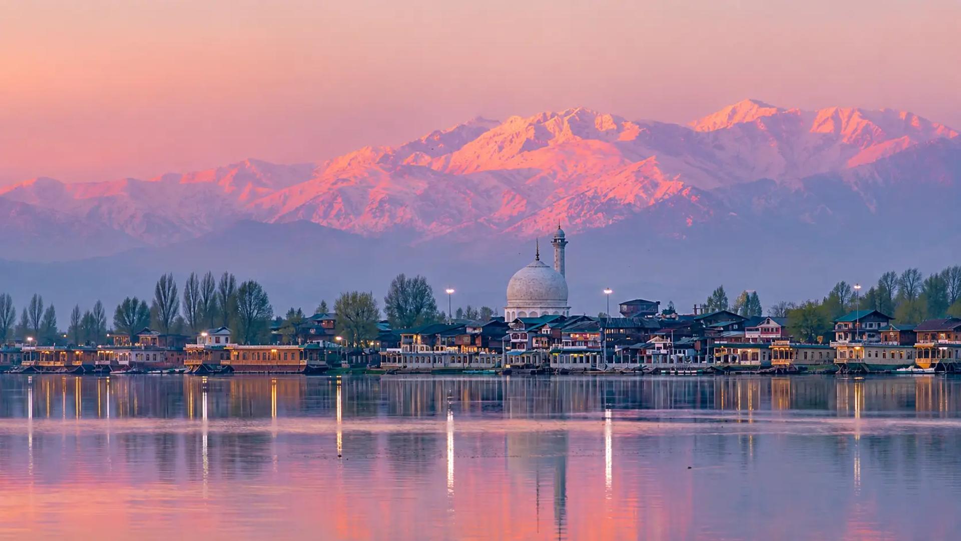 Kashmir Travel Agency for Family Trips: How to Brief Them
