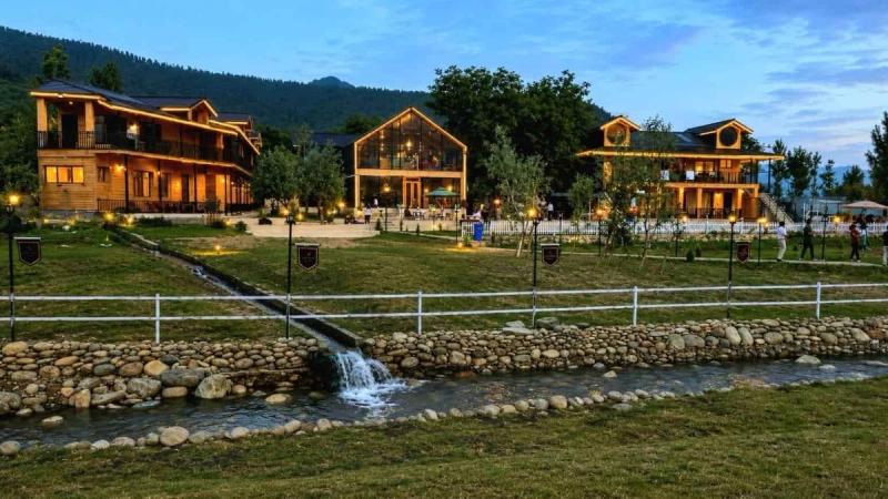 How to choose tour operator Kashmir - premium Kashmir hotel and resort booked through Xogul travel experts