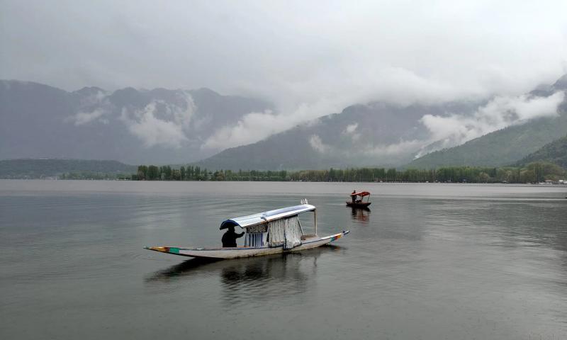 Current Weather in Kashmir April 2026: Check temperatures, snowfall updates, travel tips, packing essentials, and the best places to visit in spring.