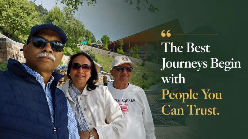 Happy travellers enjoying Kashmir with a trusted Kashmir Travel Agency for a comfortable and memorable journey.