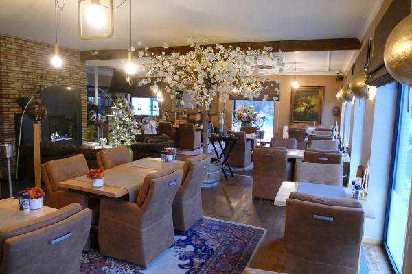 Restaurant Trésor dining