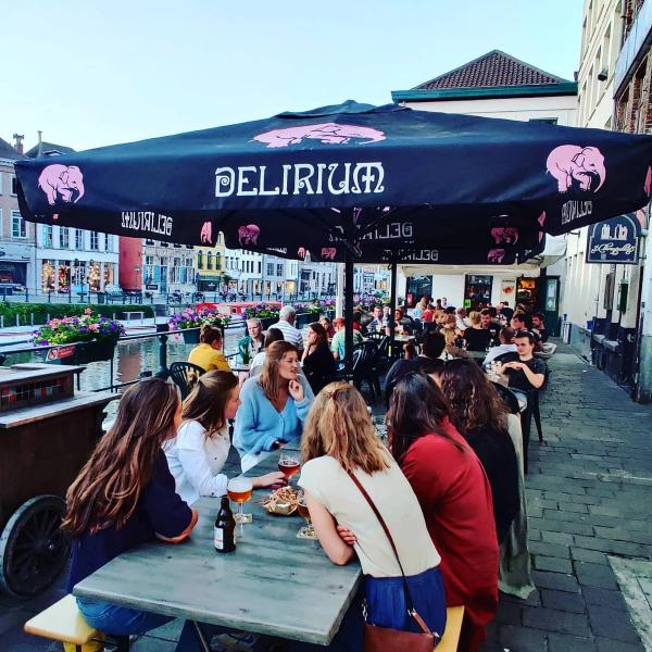 Het Waterhuis aan de Bierkant bar-pub