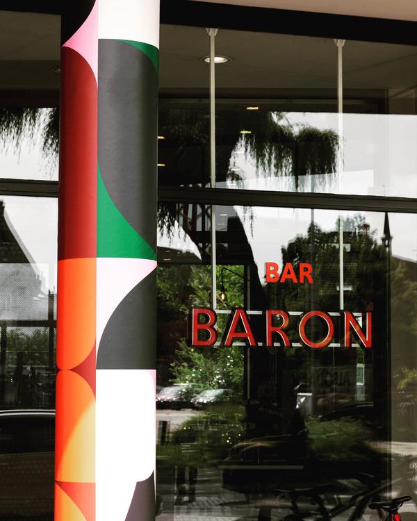 Bar Baron dining