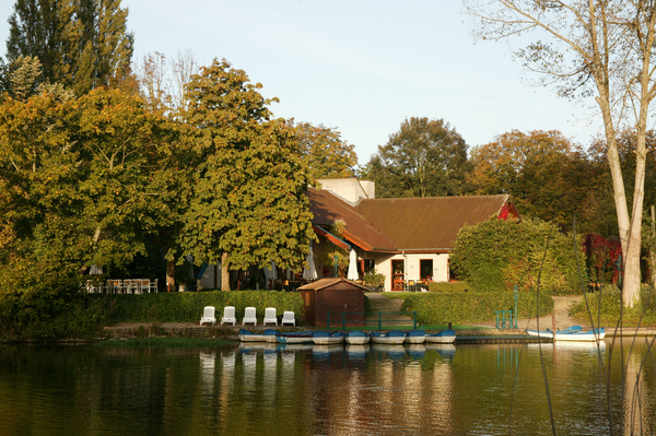 Pacific Eiland dining