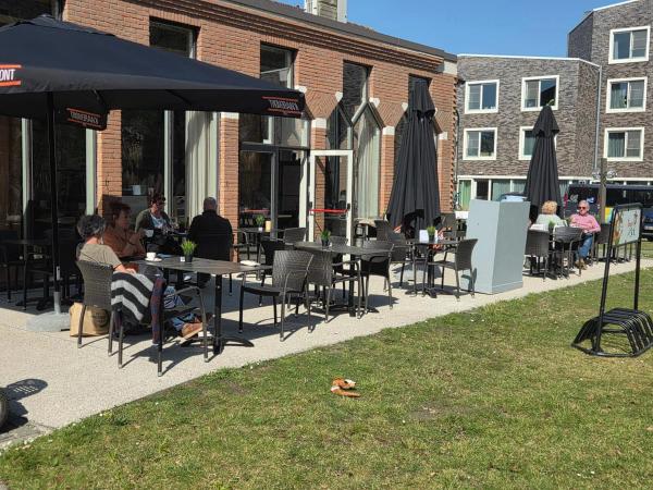 Brasserie De Ceder dining