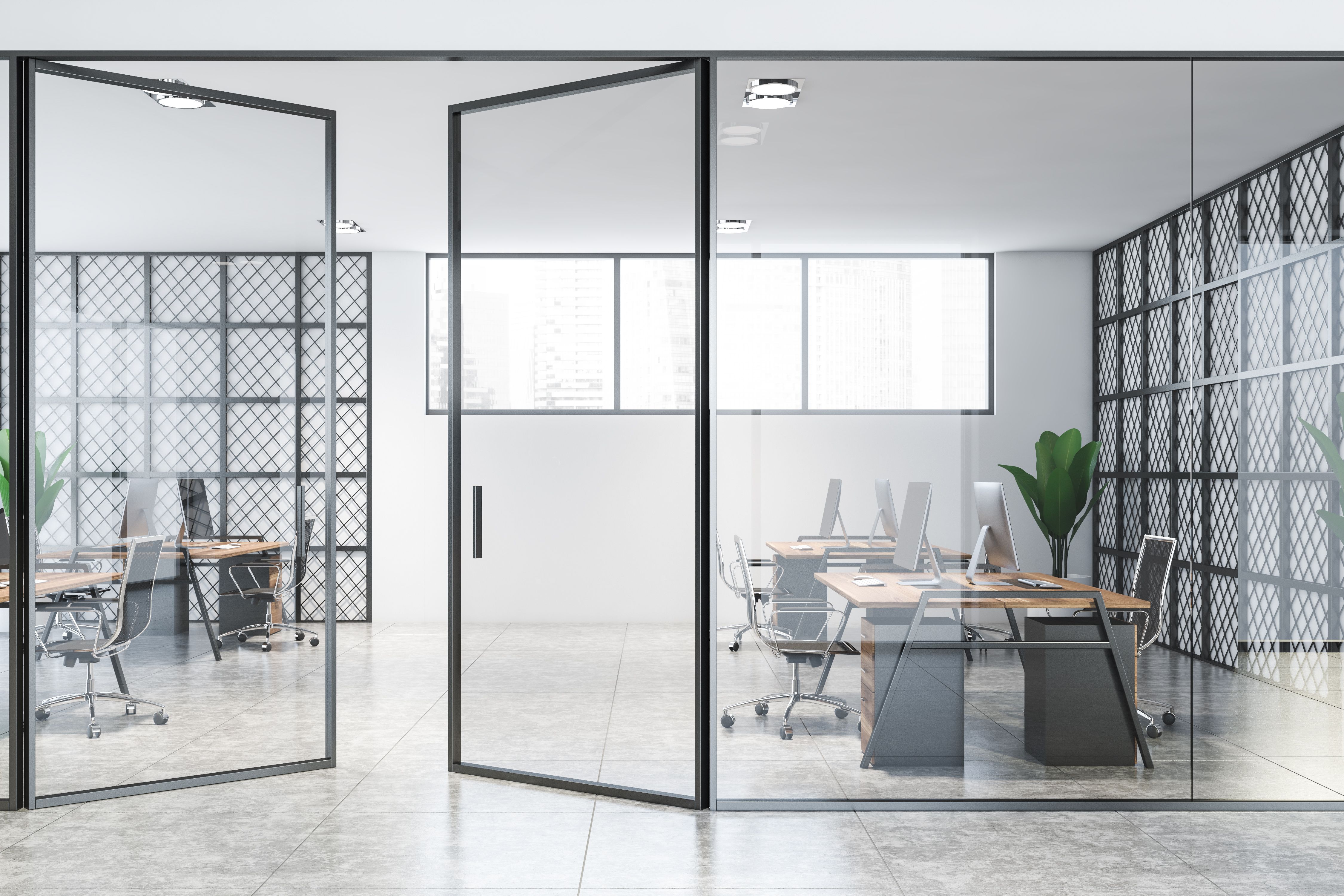 Moderne kontor med innrammede glassvegger