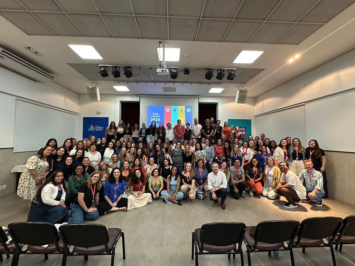 Educadores reunidos no auditório durante a Jornada de Formação e Planejamento 2026