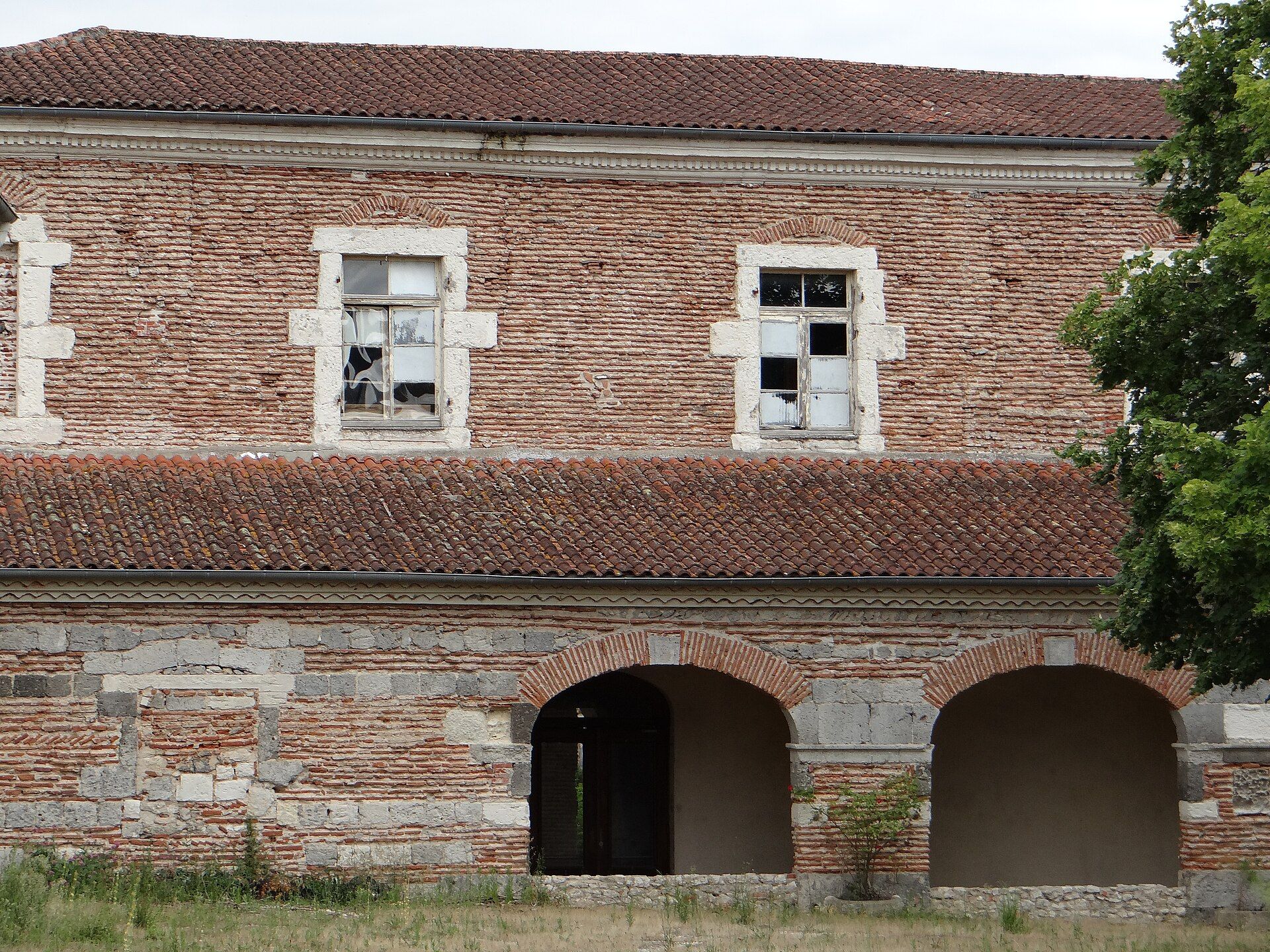 Ancienne abbaye bénédictine de Clairac, inscrite monument historique en 1996