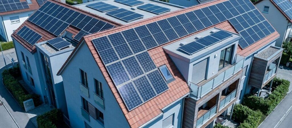 Mehrparteienhaus mit Photovoltaikanlage