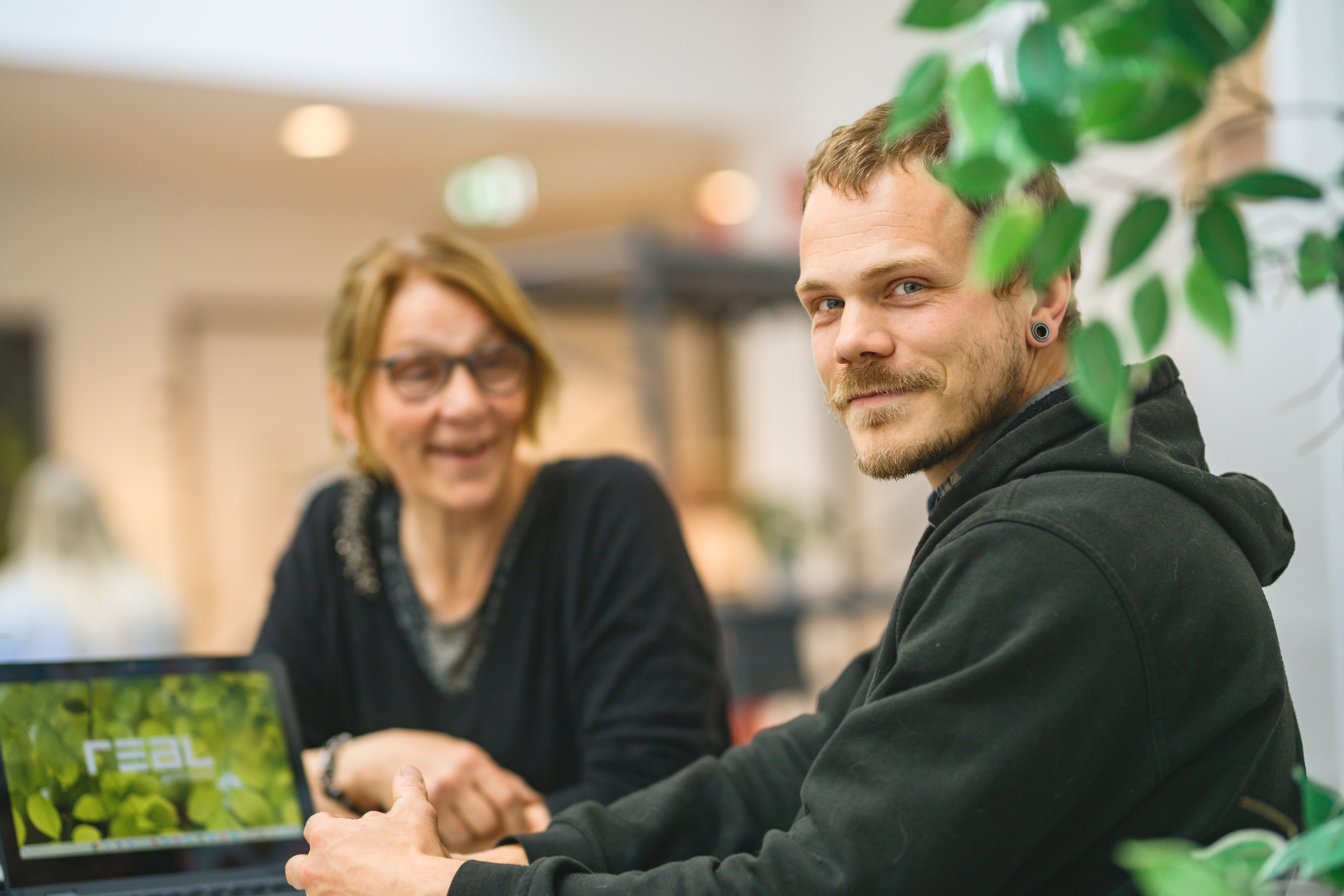 Lärare sitter tillsammans vid bord​​​​‌﻿‍﻿​‍​‍‌‍﻿﻿‌﻿​‍‌‍‍‌‌‍‌﻿‌‍‍‌‌‍﻿‍​‍​‍​﻿‍‍​‍​‍‌﻿​﻿‌‍​‌‌‍﻿‍‌‍‍‌‌﻿‌​‌﻿‍‌​‍﻿‍‌‍‍‌‌‍﻿﻿​‍​‍​‍﻿​​‍​‍‌‍‍​‌﻿​‍‌‍‌‌‌‍‌‍​‍​‍​﻿‍‍​‍​‍​‍﻿﻿‌﻿​﻿‌﻿‌​‌﻿‌‌‌‍‌​‌‍‍‌‌‍﻿﻿​‍﻿﻿‌‍‍‌‌‍﻿‍‌﻿‌​‌‍‌‌‌‍﻿‍‌﻿‌​​‍﻿﻿‌‍‌‌‌‍‌​‌‍‍‌‌﻿‌​​‍﻿﻿‌‍﻿‌‌‍﻿﻿‌‍‌​‌‍‌‌​﻿﻿‌‌﻿​​‌﻿​‍‌‍‌‌‌﻿​﻿‌‍‌‌‌‍﻿‍‌﻿‌​‌‍​‌‌﻿‌​‌‍‍‌‌‍﻿﻿‌‍﻿‍​﻿‍﻿‌‍‍‌‌‍‌​​﻿﻿‌‌‍​﻿‌‍​‍​﻿​﻿‌‍‌​‌‍‌‌‌‍​‍‌‍‌‍​﻿​‍​‍﻿‌‌‍‌‌‌‍​‍​﻿‌​​﻿​​​‍﻿‌​﻿‌​​﻿‍​​﻿‌​‌‍‌‌​‍﻿‌‌‍​‌​﻿‌﻿‌‍​‍‌‍​﻿​‍﻿‌‌‍‌​​﻿‌‍​﻿​‌‌‍​‌​﻿​﻿‌‍‌‍‌‍‌‌‌‍‌‍​﻿‌‍‌‍‌‍‌‍​﻿‌‍‌​​﻿‍﻿‌﻿‌​‌﻿‍‌‌﻿​​‌‍‌‌​﻿﻿‌‌‍​‌‌﻿​‍‌﻿‌​‌‍‍‌‌‍​﻿‌‍﻿​‌‍‌‌‌‌​​‌‍​‌‌‍‌﻿‌‍‌‌​﻿‍﻿‌﻿​​‌‍​‌‌﻿‌​‌‍‍​​﻿﻿‌‌‍‍​‌‍‌‌‌﻿​‍‌‍﻿﻿​‍﻿‍‌‍‍​‌‍‌‌‌﻿​‍‌‍﻿﻿‌​﻿‌‌‍‌‌‌‍‌​‌‍‍‌‌‍​‌​‍﻿‍‌‍‍‌‌‍﻿‌‌‍​‌‌‍‌﻿‌‍‌‌​‍﻿‍‌‍​‌‌‍﻿​‌﻿‌​​﻿﻿﻿‌‍​‍‌‍​‌‌﻿​﻿‌‍‌‌‌‌‌‌‌﻿​‍‌‍﻿​​﻿﻿‌​‍‌‌​﻿​‍‌​‌‍‌﻿​﻿‌﻿‌​‌﻿‌‌‌‍‌​‌‍‍‌‌‍﻿﻿​‍‌‍‌‍‍‌‌‍‌​​﻿﻿‌‌‍​﻿‌‍​‍​﻿​﻿‌‍‌​‌‍‌‌‌‍​‍‌‍‌‍​﻿​‍​‍﻿‌‌‍‌‌‌‍​‍​﻿‌​​﻿​​​‍﻿‌​﻿‌​​﻿‍​​﻿‌​‌‍‌‌​‍﻿‌‌‍​‌​﻿‌﻿‌‍​‍‌‍​﻿​‍﻿‌‌‍‌​​﻿‌‍​﻿​‌‌‍​‌​﻿​﻿‌‍‌‍‌‍‌‌‌‍‌‍​﻿‌‍‌‍‌‍‌‍​﻿‌‍‌​​‍‌‍‌﻿‌​‌﻿‍‌‌﻿​​‌‍‌‌​﻿﻿‌‌‍​‌‌﻿​‍‌﻿‌​‌‍‍‌‌‍​﻿‌‍﻿​‌‍‌‌‌‌​​‌‍​‌‌‍‌﻿‌‍‌‌​‍‌‍‌﻿​​‌‍​‌‌﻿‌​‌‍‍​​﻿﻿‌‌‍‍​‌‍‌‌‌﻿​‍‌‍﻿﻿​‍﻿‍‌‍‍​‌‍‌‌‌﻿​‍‌‍﻿﻿‌​﻿‌‌‍‌‌‌‍‌​‌‍‍‌‌‍​‌​‍﻿‍‌‍‍‌‌‍﻿‌‌‍​‌‌‍‌﻿‌‍‌‌​‍﻿‍‌‍​‌‌‍﻿​‌﻿‌​​‍‌‍‌﻿​​‌‍‌‌‌﻿​‍‌﻿​﻿‌﻿​​‌‍‌‌‌‍​﻿‌﻿‌​‌‍‍‌‌﻿‌‍‌‍‌‌​﻿﻿‌‌﻿​​‌﻿‌‌‌‍​‍‌‍﻿​‌‍‍‌‌﻿​﻿‌‍‍​‌‍‌‌‌‍‌​​‍​‍‌﻿﻿‌