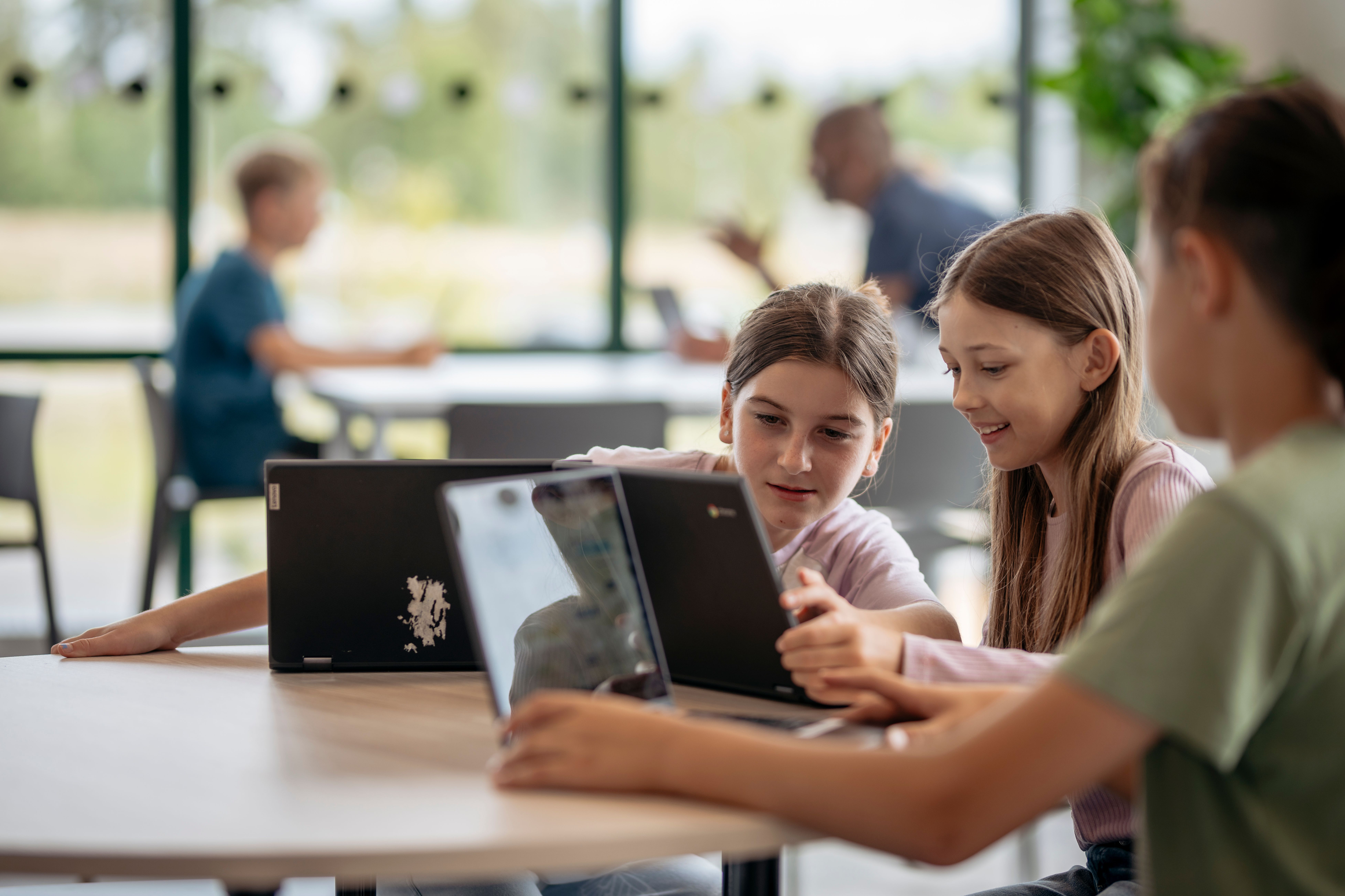 Elever samarbetar vid datorer.​​​​‌﻿‍﻿​‍​‍‌‍﻿﻿‌﻿​‍‌‍‍‌‌‍‌﻿‌‍‍‌‌‍﻿‍​‍​‍​﻿‍‍​‍​‍‌﻿​﻿‌‍​‌‌‍﻿‍‌‍‍‌‌﻿‌​‌﻿‍‌​‍﻿‍‌‍‍‌‌‍﻿﻿​‍​‍​‍﻿​​‍​‍‌‍‍​‌﻿​‍‌‍‌‌‌‍‌‍​‍​‍​﻿‍‍​‍​‍​‍﻿﻿‌﻿​﻿‌﻿‌​‌﻿‌‌‌‍‌​‌‍‍‌‌‍﻿﻿​‍﻿﻿‌‍‍‌‌‍﻿‍‌﻿‌​‌‍‌‌‌‍﻿‍‌﻿‌​​‍﻿﻿‌‍‌‌‌‍‌​‌‍‍‌‌﻿‌​​‍﻿﻿‌‍﻿‌‌‍﻿﻿‌‍‌​‌‍‌‌​﻿﻿‌‌﻿​​‌﻿​‍‌‍‌‌‌﻿​﻿‌‍‌‌‌‍﻿‍‌﻿‌​‌‍​‌‌﻿‌​‌‍‍‌‌‍﻿﻿‌‍﻿‍​﻿‍﻿‌‍‍‌‌‍‌​​﻿﻿‌​﻿‌‍‌‍‌‌​﻿‍‌‌‍​‌‌‍​‍‌‍‌‍​﻿​‌‌‍​﻿​‍﻿‌​﻿‌‌​﻿‌​​﻿‍​‌‍​﻿​‍﻿‌​﻿‌​​﻿​‌​﻿‌﻿​﻿‌‍​‍﻿‌‌‍​‌​﻿‍‌​﻿​‍‌‍‌​​‍﻿‌​﻿‌​​﻿​﻿‌‍​‍​﻿‌​​﻿‍‌‌‍‌​​﻿​‍​﻿‌‍​﻿‌‍‌‍‌‍‌‍‌​​﻿​‌​﻿‍﻿‌﻿‌​‌﻿‍‌‌﻿​​‌‍‌‌​﻿﻿‌‌‍​‌‌﻿​‍‌﻿‌​‌‍‍‌‌‍​﻿‌‍﻿​‌‍‌‌‌‌​​‌‍​‌‌‍‌﻿‌‍‌‌​﻿‍﻿‌﻿​​‌‍​‌‌﻿‌​‌‍‍​​﻿﻿‌‌﻿​​‌‍​‌‌‍‌﻿‌‍‌‌‌​​‍‌﻿‌‌‌‍‍‌‌‍﻿​‌‍‌​‌‍‌‌‌﻿​‍​‍‌‌​﻿‌‌‌​​‍‌‌﻿﻿‌‍‍﻿‌‍‌‌‌﻿‍‌​‍‌‌​﻿​﻿‌​‌​​‍‌‌​﻿​﻿‌​‌​​‍‌‌​﻿​‍​﻿​‍‌‍‌‌​﻿‌​​﻿‍​​﻿​﻿​﻿‍‌​﻿‍​​﻿​​​﻿​​​﻿​‍​﻿‌‍​﻿‌‌​﻿​‍​‍‌‌​﻿​‍​﻿​‍​‍‌‌​﻿‌‌‌​‌​​‍﻿‍‌‍​﻿‌‍​‌‌﻿​‍‌‍‌​‌﻿​﻿​‍‌‌​﻿‌‌‌​​‍‌‌﻿﻿‌‍‍﻿‌‍‌‌‌﻿‍‌​‍‌‌​﻿​﻿‌​‌​​‍‌‌​﻿​﻿‌​‌​​‍‌‌​﻿​‍​﻿​‍​﻿‌‌​﻿‌﻿​﻿‍​​﻿‍​‌‍​﻿‌‍​‍‌‍‌‍​﻿​‌​﻿‌‍​﻿​‍​﻿‌‍‌‍‌‍​‍‌‌​﻿​‍​﻿​‍​‍‌‌​﻿‌‌‌​‌​​‍﻿‍‌‍‍‌‌‍﻿‌‌‍​‌‌‍‌﻿‌‍‌‌​‍﻿‍‌‍​‌‌‍﻿​‌﻿‌​​﻿﻿﻿‌‍​‍‌‍​‌‌﻿​﻿‌‍‌‌‌‌‌‌‌﻿​‍‌‍﻿​​﻿﻿‌​‍‌‌​﻿​‍‌​‌‍‌﻿​﻿‌﻿‌​‌﻿‌‌‌‍‌​‌‍‍‌‌‍﻿﻿​‍‌‍‌‍‍‌‌‍‌​​﻿﻿‌​﻿‌‍‌‍‌‌​﻿‍‌‌‍​‌‌‍​‍‌‍‌‍​﻿​‌‌‍​﻿​‍﻿‌​﻿‌‌​﻿‌​​﻿‍​‌‍​﻿​‍﻿‌​﻿‌​​﻿​‌​﻿‌﻿​﻿‌‍​‍﻿‌‌‍​‌​﻿‍‌​﻿​‍‌‍‌​​‍﻿‌​﻿‌​​﻿​﻿‌‍​‍​﻿‌​​﻿‍‌‌‍‌​​﻿​‍​﻿‌‍​﻿‌‍‌‍‌‍‌‍‌​​﻿​‌​‍‌‍‌﻿‌​‌﻿‍‌‌﻿​​‌‍‌‌​﻿﻿‌‌‍​‌‌﻿​‍‌﻿‌​‌‍‍‌‌‍​﻿‌‍﻿​‌‍‌‌‌‌​​‌‍​‌‌‍‌﻿‌‍‌‌​‍‌‍‌﻿​​‌‍​‌‌﻿‌​‌‍‍​​﻿﻿‌‌﻿​​‌‍​‌‌‍‌﻿‌‍‌‌‌​​‍‌﻿‌‌‌‍‍‌‌‍﻿​‌‍‌​‌‍‌‌‌﻿​‍​‍‌‌​﻿‌‌‌​​‍‌‌﻿﻿‌‍‍﻿‌‍‌‌‌﻿‍‌​‍‌‌​﻿​﻿‌​‌​​‍‌‌​﻿​﻿‌​‌​​‍‌‌​﻿​‍​﻿​‍‌‍‌‌​﻿‌​​﻿‍​​﻿​﻿​﻿‍‌​﻿‍​​﻿​​​﻿​​​﻿​‍​﻿‌‍​﻿‌‌​﻿​‍​‍‌‌​﻿​‍​﻿​‍​‍‌‌​﻿‌‌‌​‌​​‍﻿‍‌‍​﻿‌‍​‌‌﻿​‍‌‍‌​‌﻿​﻿​‍‌‌​﻿‌‌‌​​‍‌‌﻿﻿‌‍‍﻿‌‍‌‌‌﻿‍‌​‍‌‌​﻿​﻿‌​‌​​‍‌‌​﻿​﻿‌​‌​​‍‌‌​﻿​‍​﻿​‍​﻿‌‌​﻿‌﻿​﻿‍​​﻿‍​‌‍​﻿‌‍​‍‌‍‌‍​﻿​‌​﻿‌‍​﻿​‍​﻿‌‍‌‍‌‍​‍‌‌​﻿​‍​﻿​‍​‍‌‌​﻿‌‌‌​‌​​‍﻿‍‌‍‍‌‌‍﻿‌‌‍​‌‌‍‌﻿‌‍‌‌​‍﻿‍‌‍​‌‌‍﻿​‌﻿‌​​‍‌‍‌﻿​​‌‍‌‌‌﻿​‍‌﻿​﻿‌﻿​​‌‍‌‌‌‍​﻿‌﻿‌​‌‍‍‌‌﻿‌‍‌‍‌‌​﻿﻿‌‌﻿​​‌﻿‌‌‌‍​‍‌‍﻿​‌‍‍‌‌﻿​﻿‌‍‍​‌‍‌‌‌‍‌​​‍​‍‌﻿﻿‌