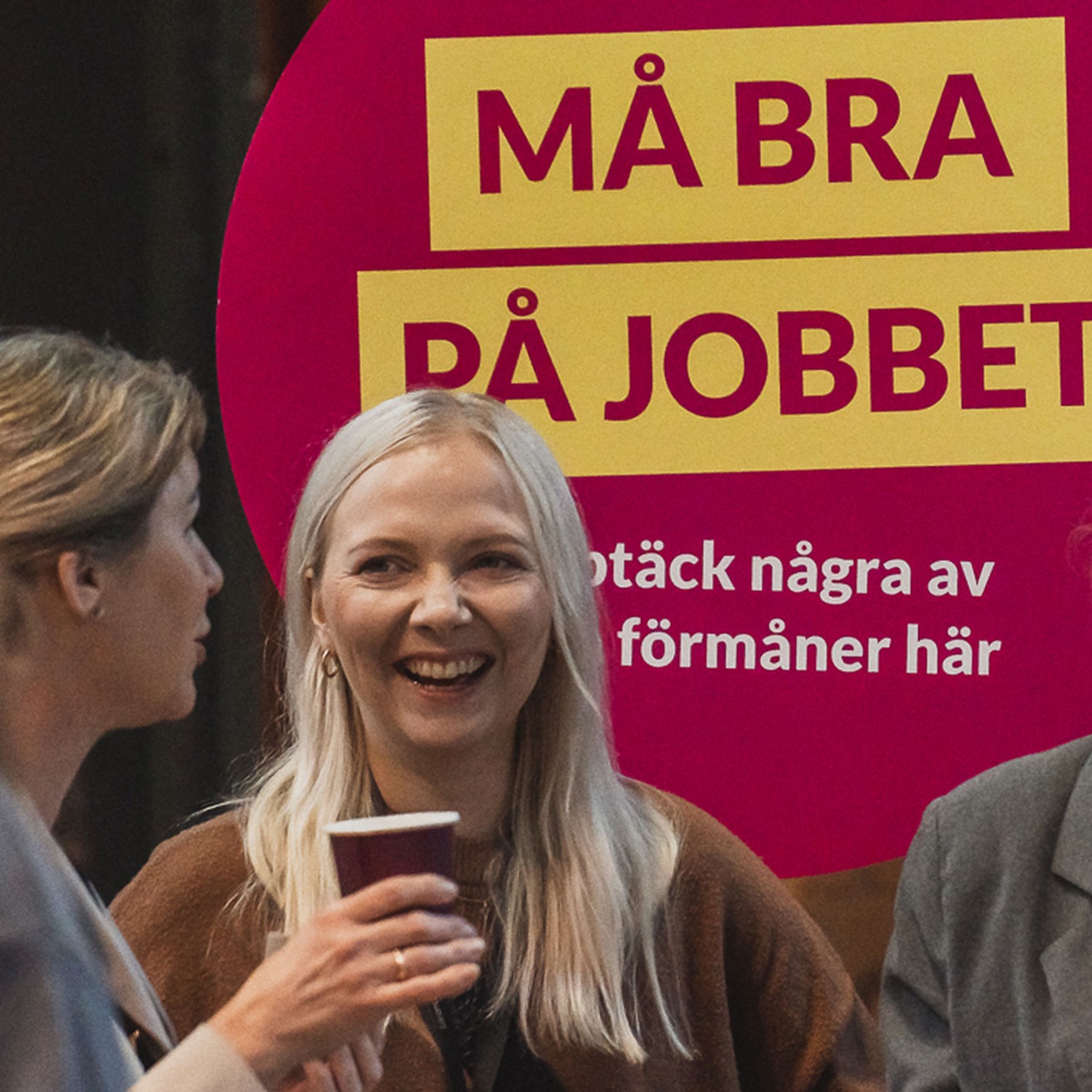 Medarbetare dricker kaffe