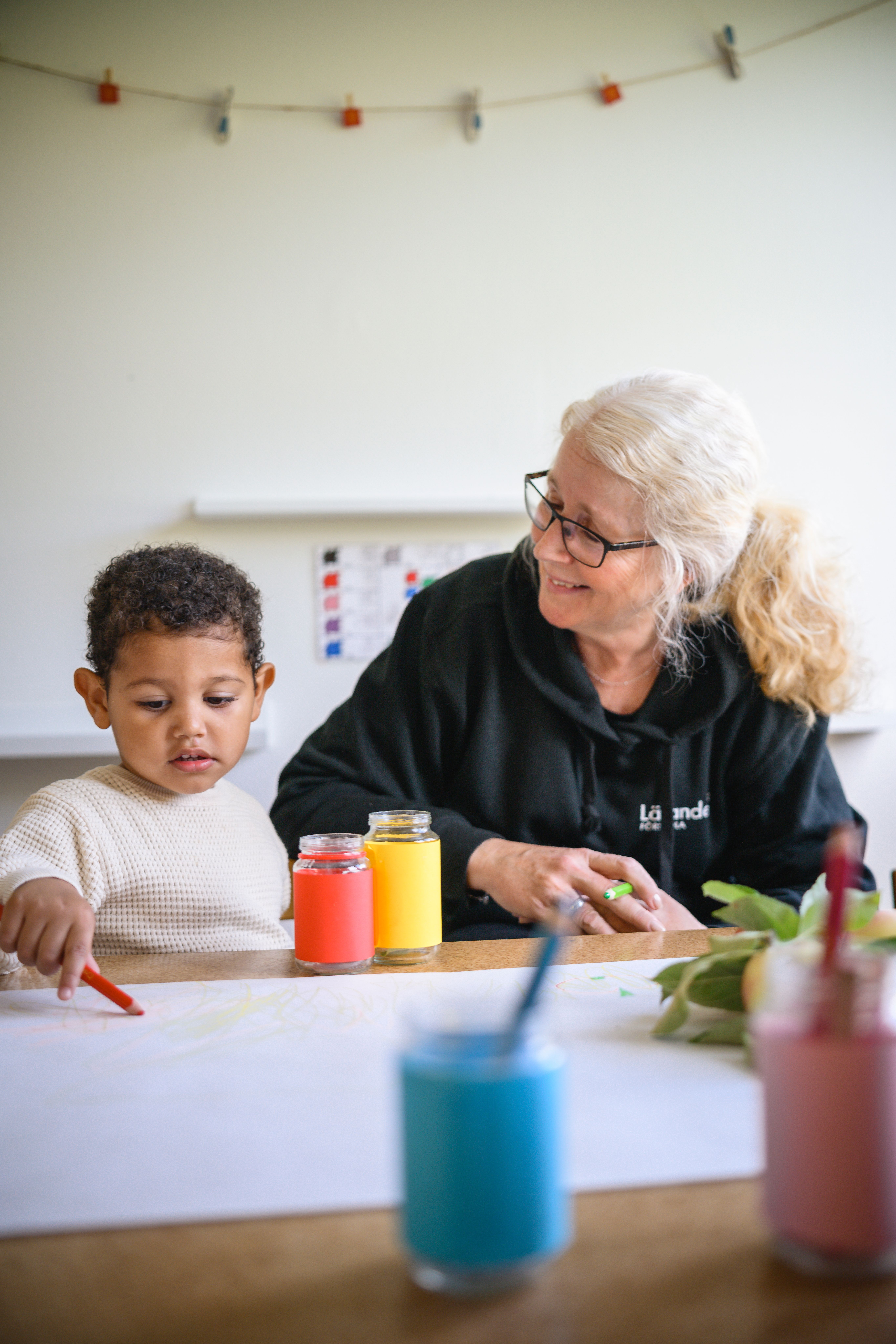 Pedagog är utomhus med barn​​​​‌﻿‍﻿​‍​‍‌‍﻿﻿‌﻿​‍‌‍‍‌‌‍‌﻿‌‍‍‌‌‍﻿‍​‍​‍​﻿‍‍​‍​‍‌﻿​﻿‌‍​‌‌‍﻿‍‌‍‍‌‌﻿‌​‌﻿‍‌​‍﻿‍‌‍‍‌‌‍﻿﻿​‍​‍​‍﻿​​‍​‍‌‍‍​‌﻿​‍‌‍‌‌‌‍‌‍​‍​‍​﻿‍‍​‍​‍​‍﻿﻿‌﻿​﻿‌﻿‌​‌﻿‌‌‌‍‌​‌‍‍‌‌‍﻿﻿​‍﻿﻿‌‍‍‌‌‍﻿‍‌﻿‌​‌‍‌‌‌‍﻿‍‌﻿‌​​‍﻿﻿‌‍‌‌‌‍‌​‌‍‍‌‌﻿‌​​‍﻿﻿‌‍﻿‌‌‍﻿﻿‌‍‌​‌‍‌‌​﻿﻿‌‌﻿​​‌﻿​‍‌‍‌‌‌﻿​﻿‌‍‌‌‌‍﻿‍‌﻿‌​‌‍​‌‌﻿‌​‌‍‍‌‌‍﻿﻿‌‍﻿‍​﻿‍﻿‌‍‍‌‌‍‌​​﻿﻿‌‌‍​﻿‌‍​‍​﻿​﻿‌‍‌​‌‍‌‌‌‍​‍‌‍‌‍​﻿​‍​‍﻿‌‌‍‌‌‌‍​‍​﻿‌​​﻿​​​‍﻿‌​﻿‌​​﻿‍​​﻿‌​‌‍‌‌​‍﻿‌‌‍​‌​﻿‌﻿‌‍​‍‌‍​﻿​‍﻿‌‌‍‌​​﻿‌‍​﻿​‌‌‍​‌​﻿​﻿‌‍‌‍‌‍‌‌‌‍‌‍​﻿‌‍‌‍‌‍‌‍​﻿‌‍‌​​﻿‍﻿‌﻿‌​‌﻿‍‌‌﻿​​‌‍‌‌​﻿﻿‌‌‍​‌‌﻿​‍‌﻿‌​‌‍‍‌‌‍​﻿‌‍﻿​‌‍‌‌‌‌​​‌‍​‌‌‍‌﻿‌‍‌‌​﻿‍﻿‌﻿​​‌‍​‌‌﻿‌​‌‍‍​​﻿﻿‌‌﻿​​‌‍​‌‌‍‌﻿‌‍‌‌‌​​‍‌﻿‌‌‌‍‍‌‌‍﻿​‌‍‌​‌‍‌‌‌﻿​‍​‍‌‌​﻿‌‌‌​​‍‌‌﻿﻿‌‍‍﻿‌‍‌‌‌﻿‍‌​‍‌‌​﻿​﻿‌​‌​​‍‌‌​﻿​﻿‌​‌​​‍‌‌​﻿​‍​﻿​‍​﻿‍‌​﻿‍​​﻿​﻿‌‍‌‌‌‍‌‍‌‍​‌‌‍‌‍‌‍‌‌​﻿‌﻿​﻿​﻿​﻿​‌​﻿‌﻿​‍‌‌​﻿​‍​﻿​‍​‍‌‌​﻿‌‌‌​‌​​‍﻿‍‌﻿‌﻿‌‍‌‌‌‍‌‌‌‍‍﻿‌﻿​﻿​‍‌‌​﻿‌‌‌​​‍‌‌﻿﻿‌‍‍﻿‌‍‌‌‌﻿‍‌​‍‌‌​﻿​﻿‌​‌​​‍‌‌​﻿​﻿‌​‌​​‍‌‌​﻿​‍​﻿​‍‌‍​‌​﻿​‍‌‍‌‍‌‍‌​​﻿‍​​﻿​​​﻿​‍​﻿‌​‌‍​‌​﻿‍​​﻿‌‍​﻿‌‌​‍‌‌​﻿​‍​﻿​‍​‍‌‌​﻿‌‌‌​‌​​‍﻿‍‌﻿​﻿‌‍​﻿‌‍‍​‌‍‌‌‌‍‌​‌﻿‌‌‌‍﻿​‌‍‌‌​‍‌‌​﻿‌‌‌​​‍‌‌﻿﻿‌‍‍﻿‌‍‌‌‌﻿‍‌​‍‌‌​﻿​﻿‌​‌​​‍‌‌​﻿​﻿‌​‌​​‍‌‌​﻿​‍​﻿​‍​﻿‌﻿​﻿‌‌​﻿​‍‌‍‌‌‌‍‌​‌‍‌‍​﻿​‌​﻿‌‌‌‍‌‌​﻿‌‌​﻿‍​‌‍​‍​‍‌‌​﻿​‍​﻿​‍​‍‌‌​﻿‌‌‌​‌​​‍﻿‍‌‍‍‌‌‍﻿‌‌‍​‌‌‍‌﻿‌‍‌‌​‍﻿‍‌‍​‌‌‍﻿​‌﻿‌​​﻿﻿﻿‌‍​‍‌‍​‌‌﻿​﻿‌‍‌‌‌‌‌‌‌﻿​‍‌‍﻿​​﻿﻿‌​‍‌‌​﻿​‍‌​‌‍‌﻿​﻿‌﻿‌​‌﻿‌‌‌‍‌​‌‍‍‌‌‍﻿﻿​‍‌‍‌‍‍‌‌‍‌​​﻿﻿‌‌‍​﻿‌‍​‍​﻿​﻿‌‍‌​‌‍‌‌‌‍​‍‌‍‌‍​﻿​‍​‍﻿‌‌‍‌‌‌‍​‍​﻿‌​​﻿​​​‍﻿‌​﻿‌​​﻿‍​​﻿‌​‌‍‌‌​‍﻿‌‌‍​‌​﻿‌﻿‌‍​‍‌‍​﻿​‍﻿‌‌‍‌​​﻿‌‍​﻿​‌‌‍​‌​﻿​﻿‌‍‌‍‌‍‌‌‌‍‌‍​﻿‌‍‌‍‌‍‌‍​﻿‌‍‌​​‍‌‍‌﻿‌​‌﻿‍‌‌﻿​​‌‍‌‌​﻿﻿‌‌‍​‌‌﻿​‍‌﻿‌​‌‍‍‌‌‍​﻿‌‍﻿​‌‍‌‌‌‌​​‌‍​‌‌‍‌﻿‌‍‌‌​‍‌‍‌﻿​​‌‍​‌‌﻿‌​‌‍‍​​﻿﻿‌‌﻿​​‌‍​‌‌‍‌﻿‌‍‌‌‌​​‍‌﻿‌‌‌‍‍‌‌‍﻿​‌‍‌​‌‍‌‌‌﻿​‍​‍‌‌​﻿‌‌‌​​‍‌‌﻿﻿‌‍‍﻿‌‍‌‌‌﻿‍‌​‍‌‌​﻿​﻿‌​‌​​‍‌‌​﻿​﻿‌​‌​​‍‌‌​﻿​‍​﻿​‍​﻿‍‌​﻿‍​​﻿​﻿‌‍‌‌‌‍‌‍‌‍​‌‌‍‌‍‌‍‌‌​﻿‌﻿​﻿​﻿​﻿​‌​﻿‌﻿​‍‌‌​﻿​‍​﻿​‍​‍‌‌​﻿‌‌‌​‌​​‍﻿‍‌﻿‌﻿‌‍‌‌‌‍‌‌‌‍‍﻿‌﻿​﻿​‍‌‌​﻿‌‌‌​​‍‌‌﻿﻿‌‍‍﻿‌‍‌‌‌﻿‍‌​‍‌‌​﻿​﻿‌​‌​​‍‌‌​﻿​﻿‌​‌​​‍‌‌​﻿​‍​﻿​‍‌‍​‌​﻿​‍‌‍‌‍‌‍‌​​﻿‍​​﻿​​​﻿​‍​﻿‌​‌‍​‌​﻿‍​​﻿‌‍​﻿‌‌​‍‌‌​﻿​‍​﻿​‍​‍‌‌​﻿‌‌‌​‌​​‍﻿‍‌﻿​﻿‌‍​﻿‌‍‍​‌‍‌‌‌‍‌​‌﻿‌‌‌‍﻿​‌‍‌‌​‍‌‌​﻿‌‌‌​​‍‌‌﻿﻿‌‍‍﻿‌‍‌‌‌﻿‍‌​‍‌‌​﻿​﻿‌​‌​​‍‌‌​﻿​﻿‌​‌​​‍‌‌​﻿​‍​﻿​‍​﻿‌﻿​﻿‌‌​﻿​‍‌‍‌‌‌‍‌​‌‍‌‍​﻿​‌​﻿‌‌‌‍‌‌​﻿‌‌​﻿‍​‌‍​‍​‍‌‌​﻿​‍​﻿​‍​‍‌‌​﻿‌‌‌​‌​​‍﻿‍‌‍‍‌‌‍﻿‌‌‍​‌‌‍‌﻿‌‍‌‌​‍﻿‍‌‍​‌‌‍﻿​‌﻿‌​​‍‌‍‌﻿​​‌‍‌‌‌﻿​‍‌﻿​﻿‌﻿​​‌‍‌‌‌‍​﻿‌﻿‌​‌‍‍‌‌﻿‌‍‌‍‌‌​﻿﻿‌‌﻿​​‌﻿‌‌‌‍​‍‌‍﻿​‌‍‍‌‌﻿​﻿‌‍‍​‌‍‌‌‌‍‌​​‍​‍‌﻿﻿‌