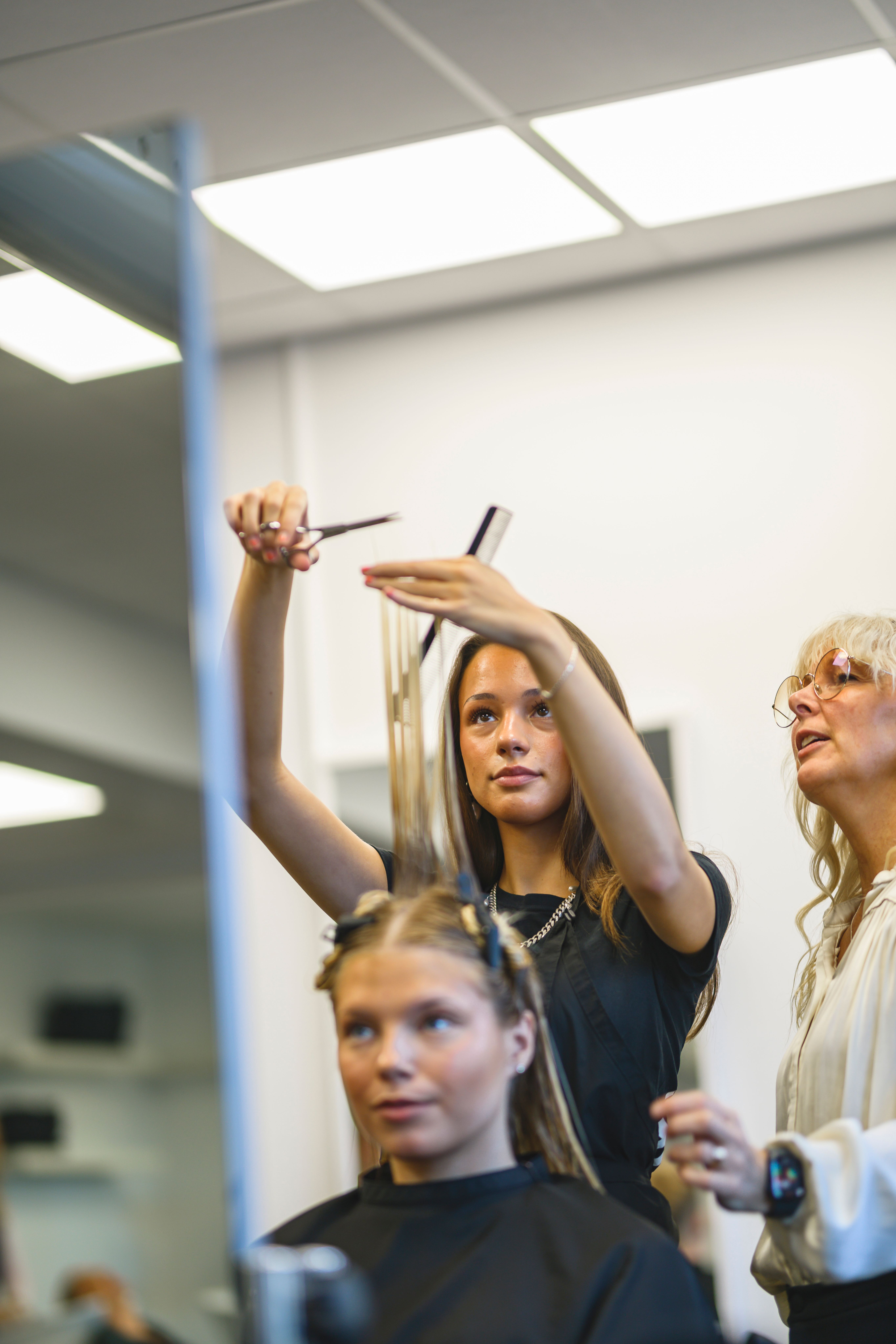 Elev klipper kund i salong​​​​‌﻿‍﻿​‍​‍‌‍﻿﻿‌﻿​‍‌‍‍‌‌‍‌﻿‌‍‍‌‌‍﻿‍​‍​‍​﻿‍‍​‍​‍‌﻿​﻿‌‍​‌‌‍﻿‍‌‍‍‌‌﻿‌​‌﻿‍‌​‍﻿‍‌‍‍‌‌‍﻿﻿​‍​‍​‍﻿​​‍​‍‌‍‍​‌﻿​‍‌‍‌‌‌‍‌‍​‍​‍​﻿‍‍​‍​‍​‍﻿﻿‌﻿​﻿‌﻿‌​‌﻿‌‌‌‍‌​‌‍‍‌‌‍﻿﻿​‍﻿﻿‌‍‍‌‌‍﻿‍‌﻿‌​‌‍‌‌‌‍﻿‍‌﻿‌​​‍﻿﻿‌‍‌‌‌‍‌​‌‍‍‌‌﻿‌​​‍﻿﻿‌‍﻿‌‌‍﻿﻿‌‍‌​‌‍‌‌​﻿﻿‌‌﻿​​‌﻿​‍‌‍‌‌‌﻿​﻿‌‍‌‌‌‍﻿‍‌﻿‌​‌‍​‌‌﻿‌​‌‍‍‌‌‍﻿﻿‌‍﻿‍​﻿‍﻿‌‍‍‌‌‍‌​​﻿﻿‌‌‍​﻿​﻿‌​​﻿‌﻿​﻿‍​​﻿​﻿‌‍​﻿​﻿​​​﻿‌​​‍﻿‌​﻿‍​​﻿‌​​﻿‌​‌‍‌​​‍﻿‌​﻿‌​​﻿‌﻿​﻿‌​​﻿‌‍​‍﻿‌‌‍​‍​﻿​‍​﻿‌﻿​﻿​‍​‍﻿‌​﻿‍​‌‍‌‍​﻿​﻿‌‍‌​​﻿​​​﻿‍​‌‍‌​‌‍‌‌​﻿‌‌​﻿‍‌‌‍​‍‌‍‌​​﻿‍﻿‌﻿‌​‌﻿‍‌‌﻿​​‌‍‌‌​﻿﻿‌‌‍​‌‌﻿​‍‌﻿‌​‌‍‍‌‌‍​﻿‌‍﻿​‌‍‌‌‌‌​​‌‍​‌‌‍‌﻿‌‍‌‌​﻿‍﻿‌﻿​​‌‍​‌‌﻿‌​‌‍‍​​﻿﻿‌‌﻿​​‌‍​‌‌‍‌﻿‌‍‌‌‌​​‍‌﻿‌‌‌‍‍‌‌‍﻿​‌‍‌​‌‍‌‌‌﻿​‍​‍‌‌​﻿‌‌‌​​‍‌‌﻿﻿‌‍‍﻿‌‍‌‌‌﻿‍‌​‍‌‌​﻿​﻿‌​‌​​‍‌‌​﻿​﻿‌​‌​​‍‌‌​﻿​‍​﻿​‍‌‍​‍​﻿‌​‌‍​‌​﻿​‍​﻿​‍‌‍‌​‌‍‌​​﻿‌​​﻿‍​​﻿‌​​﻿​‍​﻿​‌​‍‌‌​﻿​‍​﻿​‍​‍‌‌​﻿‌‌‌​‌​​‍﻿‍‌﻿‌﻿‌‍‌‌‌‍‌‌‌‍‍﻿‌﻿​﻿​‍‌‌​﻿‌‌‌​​‍‌‌﻿﻿‌‍‍﻿‌‍‌‌‌﻿‍‌​‍‌‌​﻿​﻿‌​‌​​‍‌‌​﻿​﻿‌​‌​​‍‌‌​﻿​‍​﻿​‍​﻿​‌​﻿‍‌​﻿‌﻿‌‍‌‌‌‍‌‍‌‍​‌‌‍​﻿​﻿‍‌‌‍‌‍​﻿‌​​﻿‌‍​﻿‌﻿​‍‌‌​﻿​‍​﻿​‍​‍‌‌​﻿‌‌‌​‌​​‍﻿‍‌﻿​﻿‌‍​﻿‌‍‍​‌‍‌‌‌‍‌​‌﻿‌‌‌‍﻿​‌‍‌‌​‍‌‌​﻿‌‌‌​​‍‌‌﻿﻿‌‍‍﻿‌‍‌‌‌﻿‍‌​‍‌‌​﻿​﻿‌​‌​​‍‌‌​﻿​﻿‌​‌​​‍‌‌​﻿​‍​﻿​‍‌‍‌‌‌‍​‍​﻿‌​​﻿​‍​﻿‍‌​﻿‌﻿‌‍‌​​﻿‌﻿‌‍​﻿‌‍‌‌‌‍‌‍​﻿​​​‍‌‌​﻿​‍​﻿​‍​‍‌‌​﻿‌‌‌​‌​​‍﻿‍‌‍‍‌‌‍﻿‌‌‍​‌‌‍‌﻿‌‍‌‌​‍﻿‍‌‍​‌‌‍﻿​‌﻿‌​​﻿﻿﻿‌‍​‍‌‍​‌‌﻿​﻿‌‍‌‌‌‌‌‌‌﻿​‍‌‍﻿​​﻿﻿‌​‍‌‌​﻿​‍‌​‌‍‌﻿​﻿‌﻿‌​‌﻿‌‌‌‍‌​‌‍‍‌‌‍﻿﻿​‍‌‍‌‍‍‌‌‍‌​​﻿﻿‌‌‍​﻿​﻿‌​​﻿‌﻿​﻿‍​​﻿​﻿‌‍​﻿​﻿​​​﻿‌​​‍﻿‌​﻿‍​​﻿‌​​﻿‌​‌‍‌​​‍﻿‌​﻿‌​​﻿‌﻿​﻿‌​​﻿‌‍​‍﻿‌‌‍​‍​﻿​‍​﻿‌﻿​﻿​‍​‍﻿‌​﻿‍​‌‍‌‍​﻿​﻿‌‍‌​​﻿​​​﻿‍​‌‍‌​‌‍‌‌​﻿‌‌​﻿‍‌‌‍​‍‌‍‌​​‍‌‍‌﻿‌​‌﻿‍‌‌﻿​​‌‍‌‌​﻿﻿‌‌‍​‌‌﻿​‍‌﻿‌​‌‍‍‌‌‍​﻿‌‍﻿​‌‍‌‌‌‌​​‌‍​‌‌‍‌﻿‌‍‌‌​‍‌‍‌﻿​​‌‍​‌‌﻿‌​‌‍‍​​﻿﻿‌‌﻿​​‌‍​‌‌‍‌﻿‌‍‌‌‌​​‍‌﻿‌‌‌‍‍‌‌‍﻿​‌‍‌​‌‍‌‌‌﻿​‍​‍‌‌​﻿‌‌‌​​‍‌‌﻿﻿‌‍‍﻿‌‍‌‌‌﻿‍‌​‍‌‌​﻿​﻿‌​‌​​‍‌‌​﻿​﻿‌​‌​​‍‌‌​﻿​‍​﻿​‍‌‍​‍​﻿‌​‌‍​‌​﻿​‍​﻿​‍‌‍‌​‌‍‌​​﻿‌​​﻿‍​​﻿‌​​﻿​‍​﻿​‌​‍‌‌​﻿​‍​﻿​‍​‍‌‌​﻿‌‌‌​‌​​‍﻿‍‌﻿‌﻿‌‍‌‌‌‍‌‌‌‍‍﻿‌﻿​﻿​‍‌‌​﻿‌‌‌​​‍‌‌﻿﻿‌‍‍﻿‌‍‌‌‌﻿‍‌​‍‌‌​﻿​﻿‌​‌​​‍‌‌​﻿​﻿‌​‌​​‍‌‌​﻿​‍​﻿​‍​﻿​‌​﻿‍‌​﻿‌﻿‌‍‌‌‌‍‌‍‌‍​‌‌‍​﻿​﻿‍‌‌‍‌‍​﻿‌​​﻿‌‍​﻿‌﻿​‍‌‌​﻿​‍​﻿​‍​‍‌‌​﻿‌‌‌​‌​​‍﻿‍‌﻿​﻿‌‍​﻿‌‍‍​‌‍‌‌‌‍‌​‌﻿‌‌‌‍﻿​‌‍‌‌​‍‌‌​﻿‌‌‌​​‍‌‌﻿﻿‌‍‍﻿‌‍‌‌‌﻿‍‌​‍‌‌​﻿​﻿‌​‌​​‍‌‌​﻿​﻿‌​‌​​‍‌‌​﻿​‍​﻿​‍‌‍‌‌‌‍​‍​﻿‌​​﻿​‍​﻿‍‌​﻿‌﻿‌‍‌​​﻿‌﻿‌‍​﻿‌‍‌‌‌‍‌‍​﻿​​​‍‌‌​﻿​‍​﻿​‍​‍‌‌​﻿‌‌‌​‌​​‍﻿‍‌‍‍‌‌‍﻿‌‌‍​‌‌‍‌﻿‌‍‌‌​‍﻿‍‌‍​‌‌‍﻿​‌﻿‌​​‍‌‍‌﻿​​‌‍‌‌‌﻿​‍‌﻿​﻿‌﻿​​‌‍‌‌‌‍​﻿‌﻿‌​‌‍‍‌‌﻿‌‍‌‍‌‌​﻿﻿‌‌﻿​​‌﻿‌‌‌‍​‍‌‍﻿​‌‍‍‌‌﻿​﻿‌‍‍​‌‍‌‌‌‍‌​​‍​‍‌﻿﻿‌