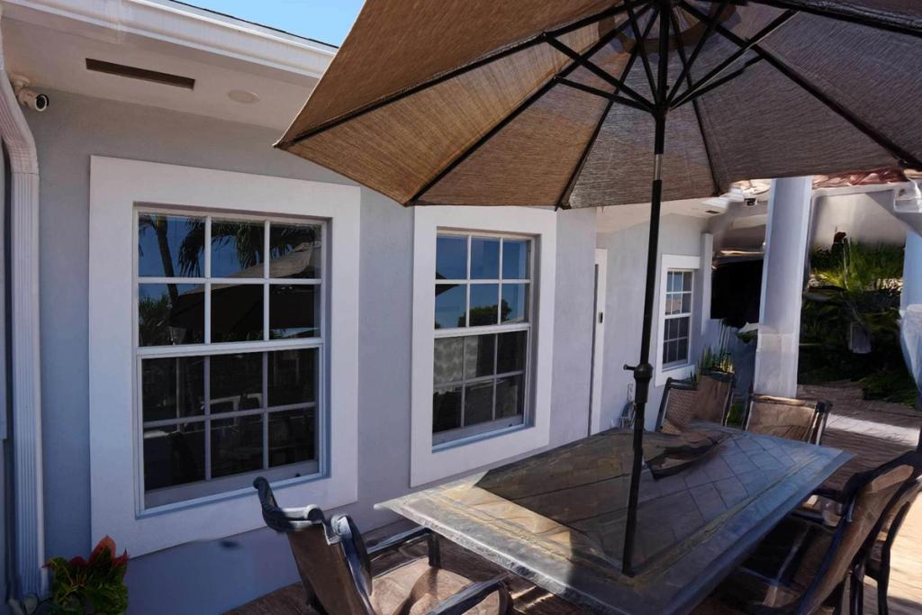 Hurricane Windows: Impact & Storm-Resistant Windows by Renuity