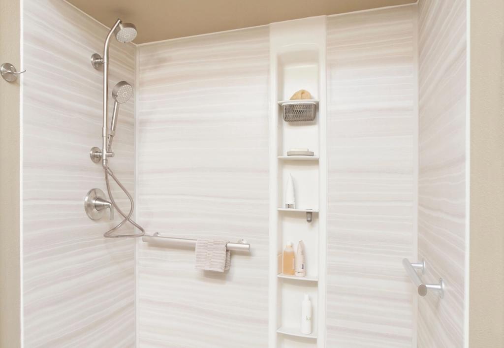 Grab Bar Placement Guide for Showers and Tubs | Renuity