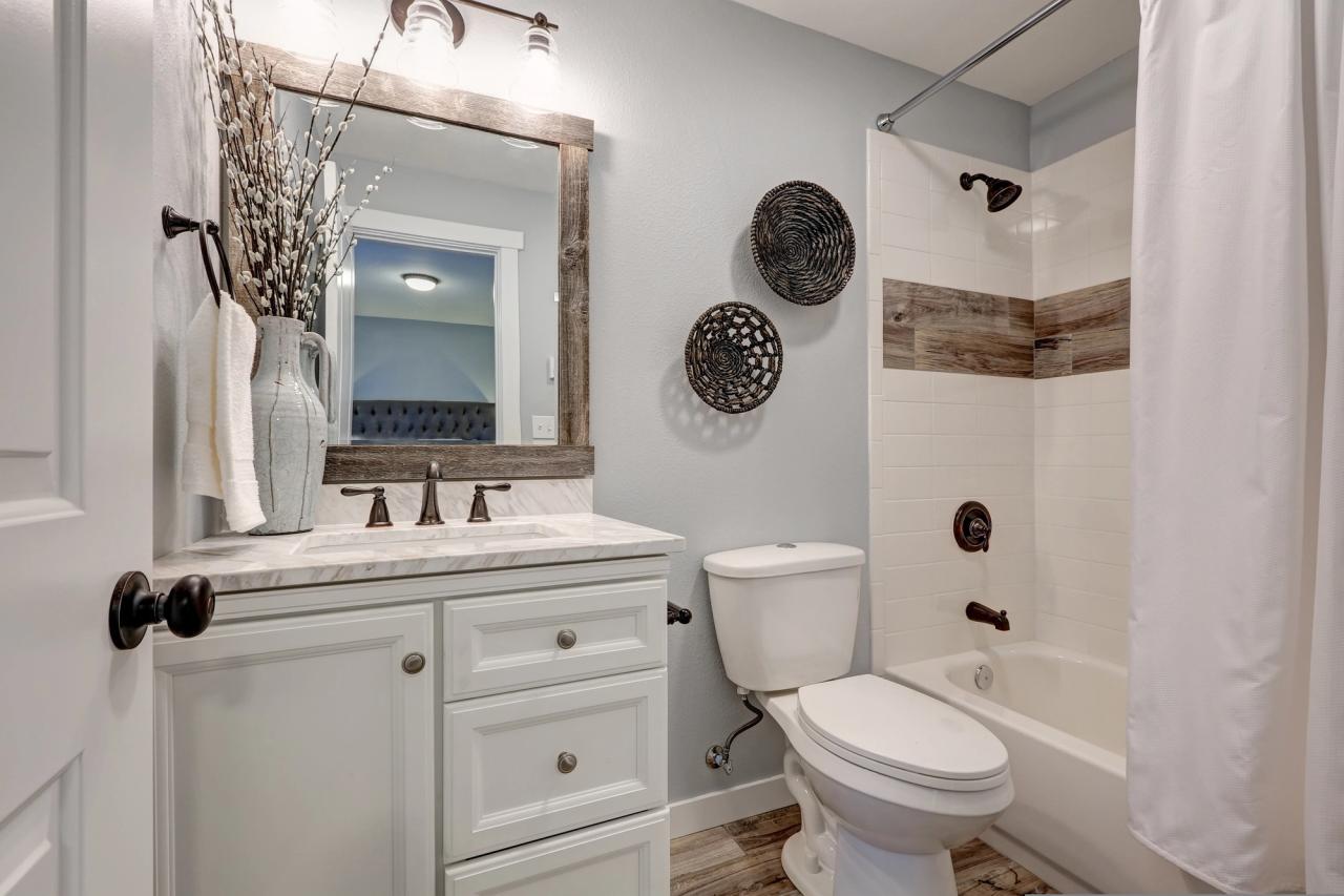 small guest bathroom