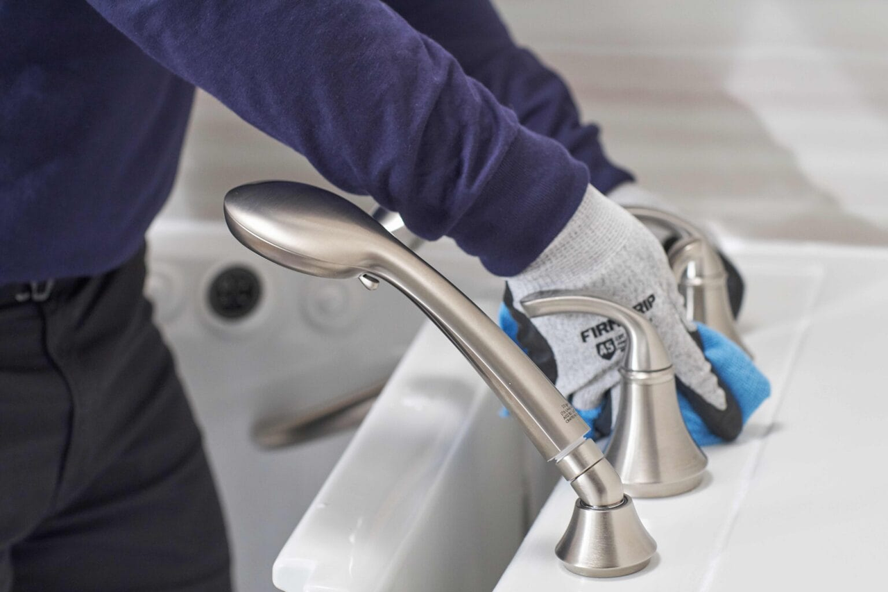 Renuity installer installing KOHLER fixtures