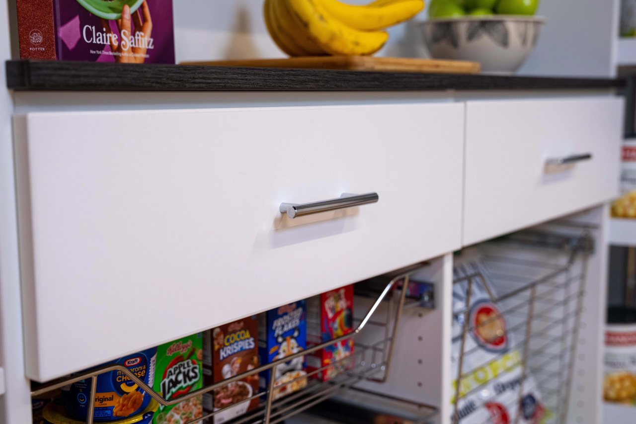 pull-out pantry shelving