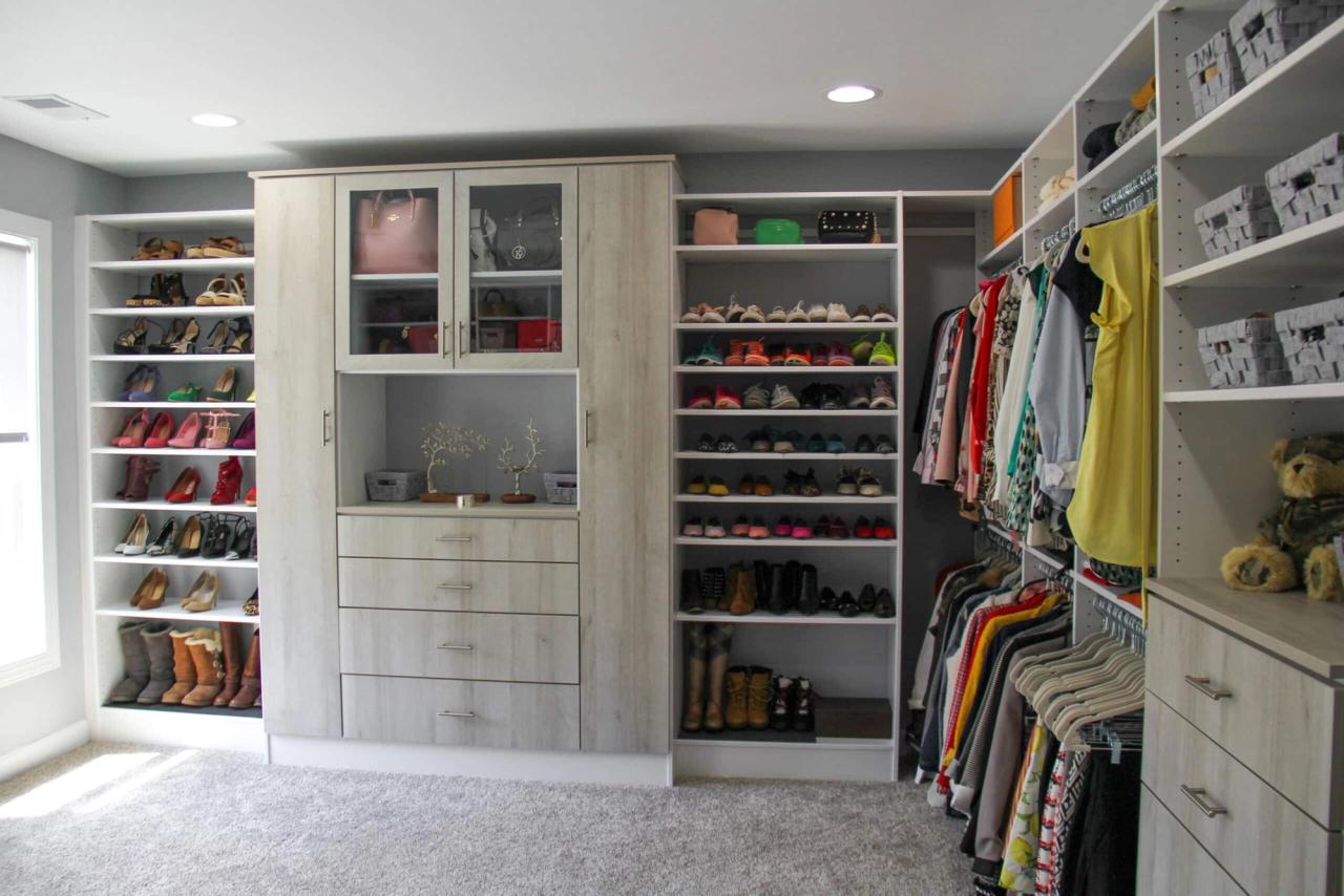 How to Turn a Spare Bedroom into a Closet