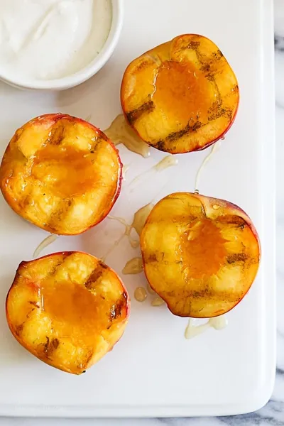 Grilled Peaches with Yogurt