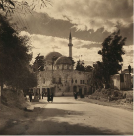 The entrance of the old city of Acre and Al-Jazzar Mosque in 1937