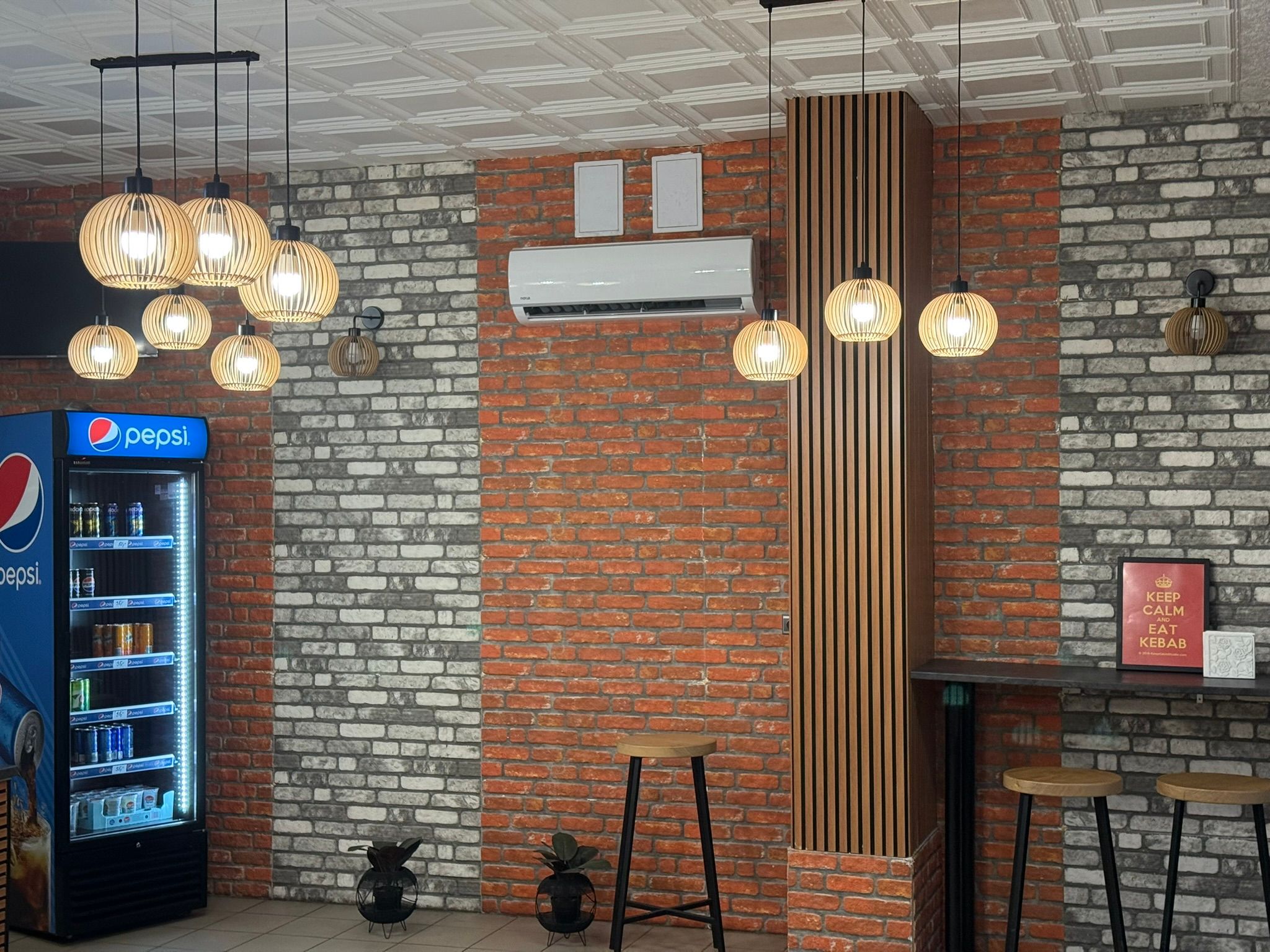 instalace výkonné 7kW klimatizace v bistru Ostrava