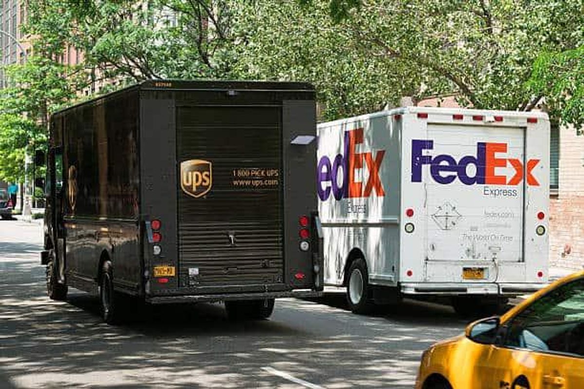 Illustration for the article: Why Expert Support Matters in UPS & FedEx Contract Negotiations
