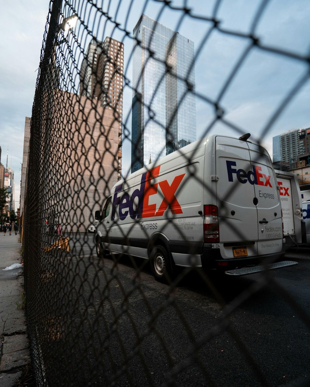 Illustration for the article: UPS & FedEx Small Parcel Advisory & Contract Negotiation Services