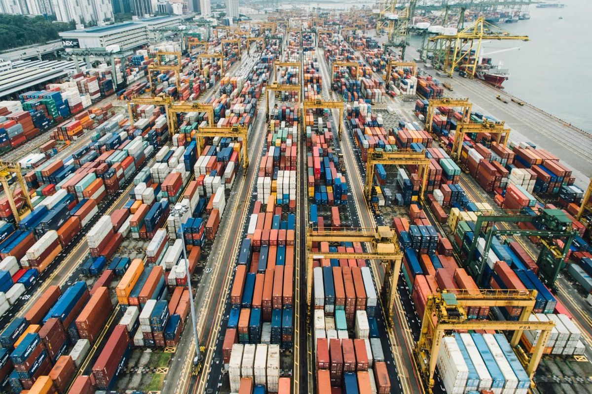 Illustration for the article: Reducing Shipping and Supply Chain Costs