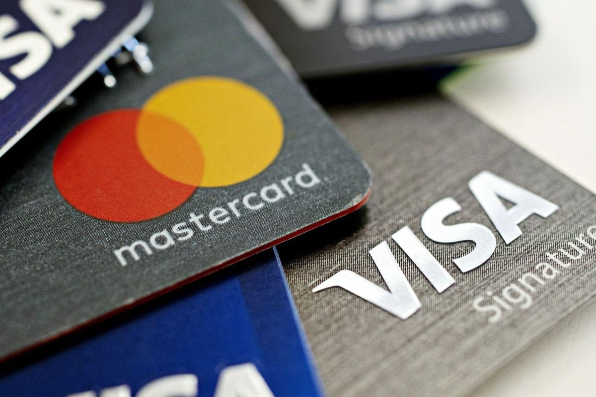 Illustration for the article: Transform Your AP Process Into A Profit Center: The Power Of Virtual Card Payments