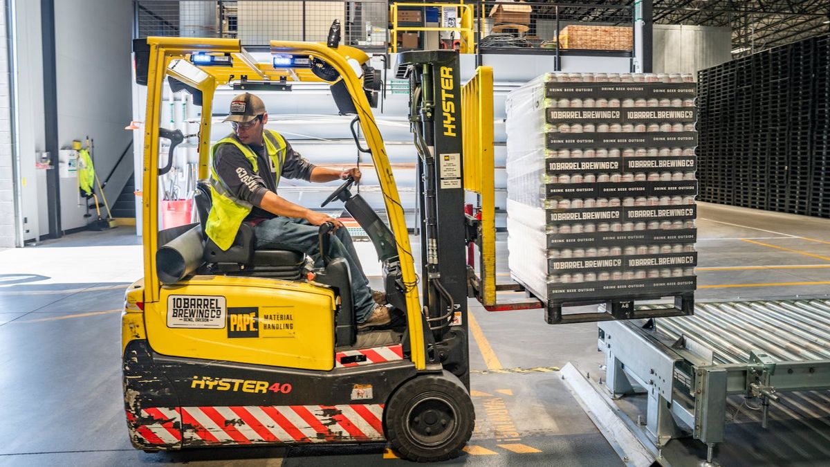 Full truckload, air and ocean freight moving across modes