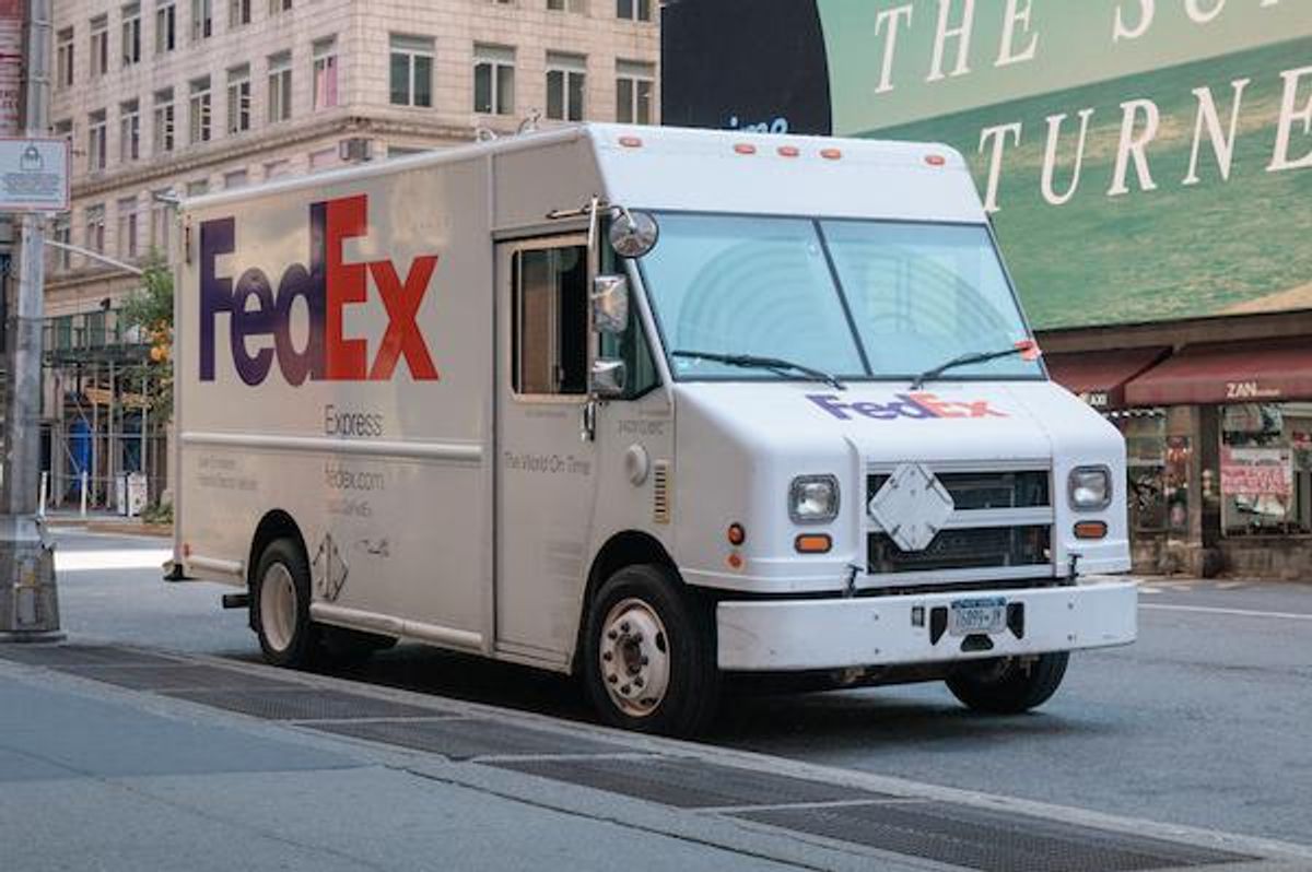 Illustration for the article: How FedEx’s Freight Spinoff Could Impact Shipper Contracts