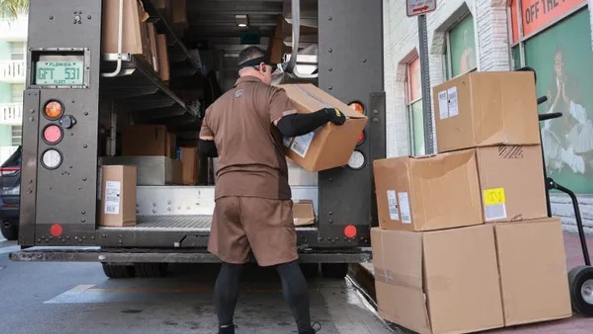 Illustration for the article: UPS Rolls Out Fuel Surcharge Hikes, Processing Fee Changes